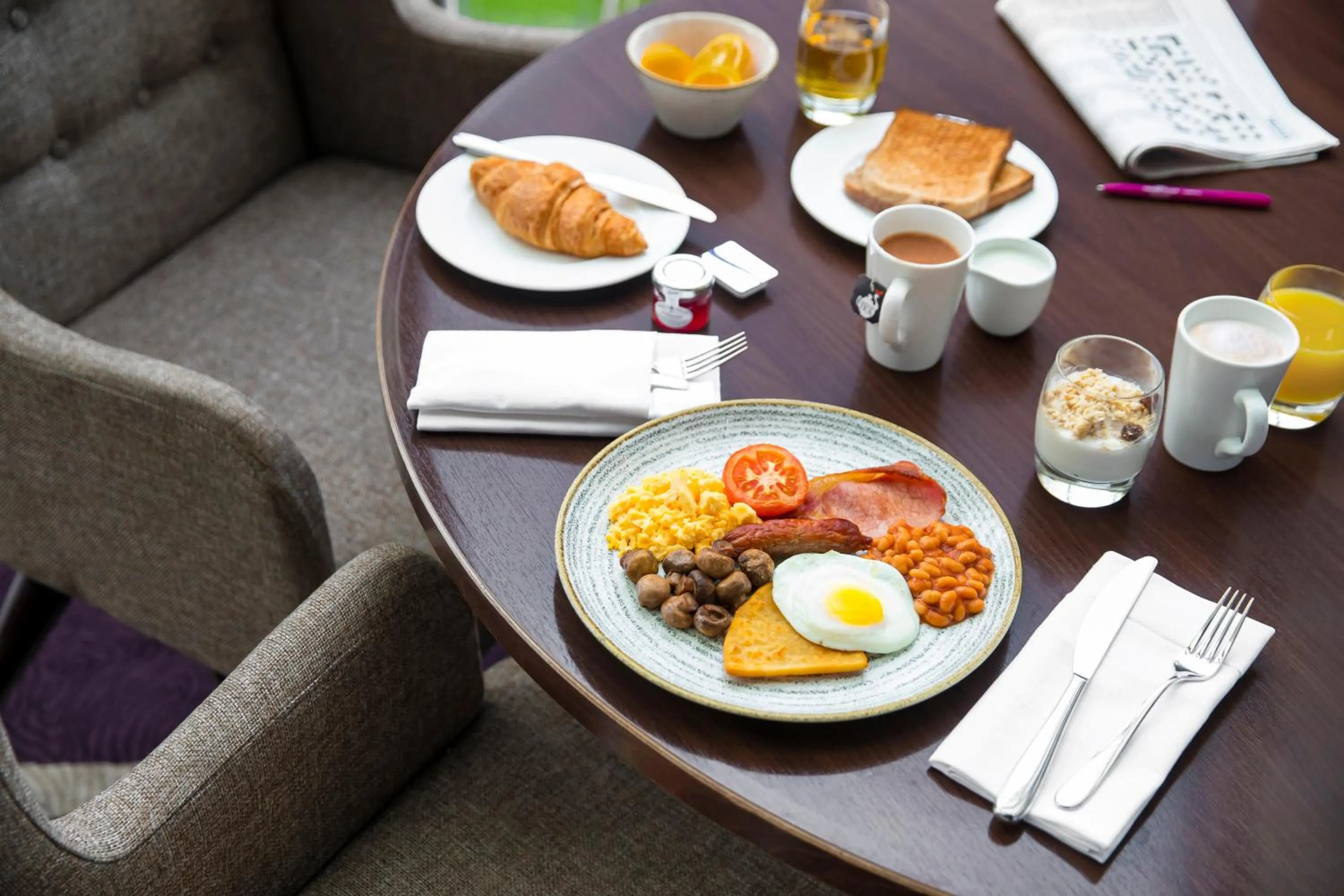 Restaurant/places to eat in Crowne Plaza Glasgow by IHG