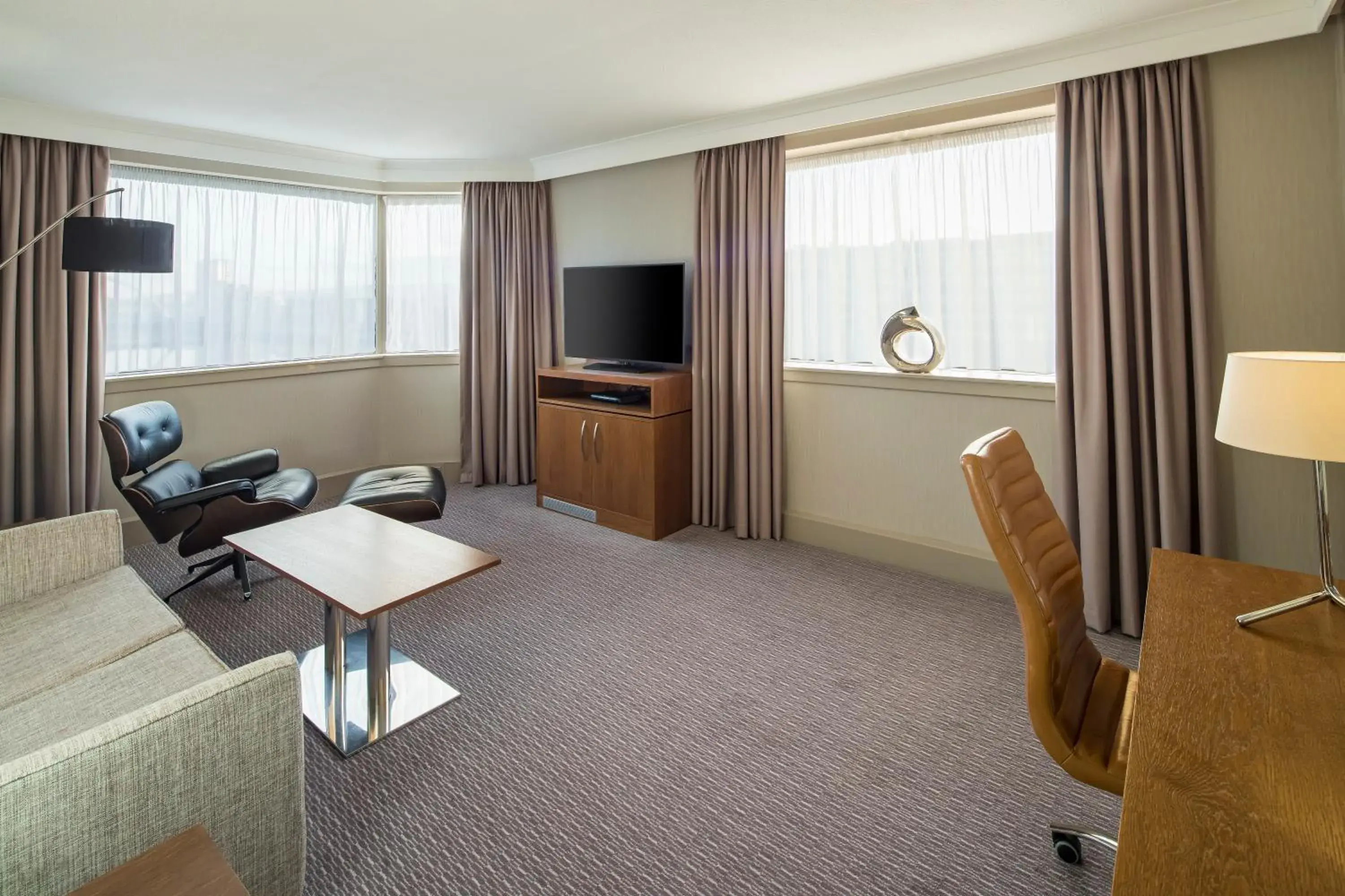 One Bedroom Suite in Crowne Plaza Glasgow by IHG One Bedroom Suite in Crowne Plaza Glasgow by IHG