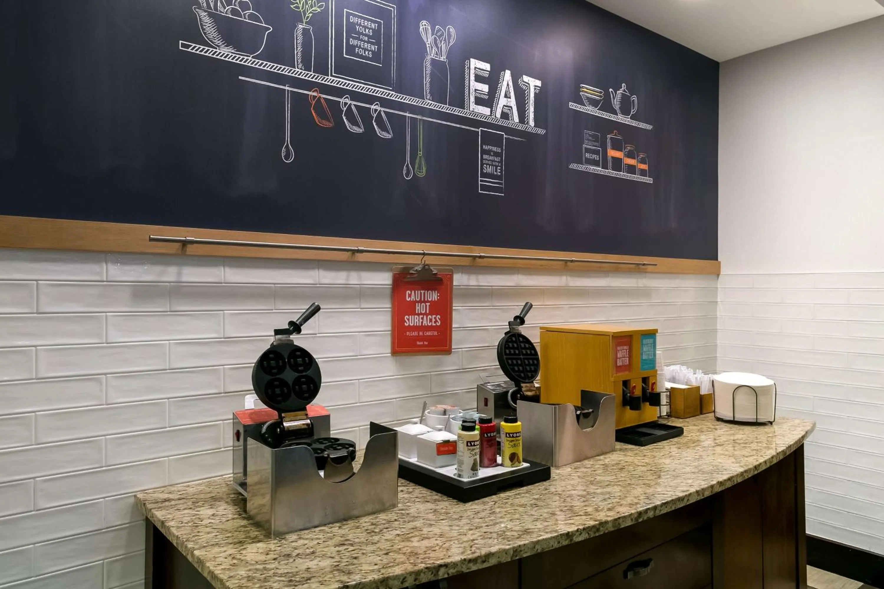 Breakfast in Hampton Inn & Suites Wilmington Christiana