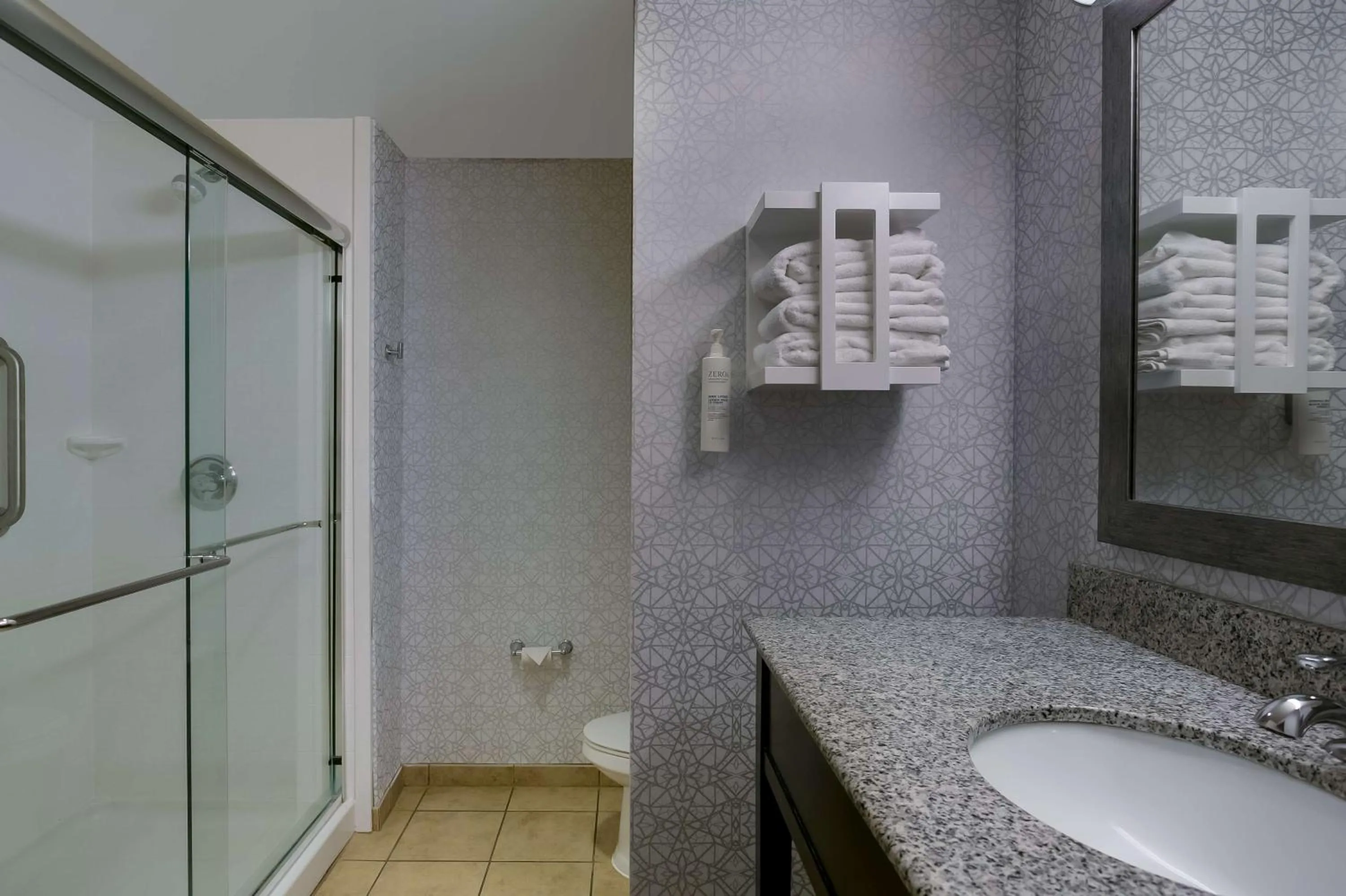 Bathroom in Hampton Inn & Suites Wilmington Christiana