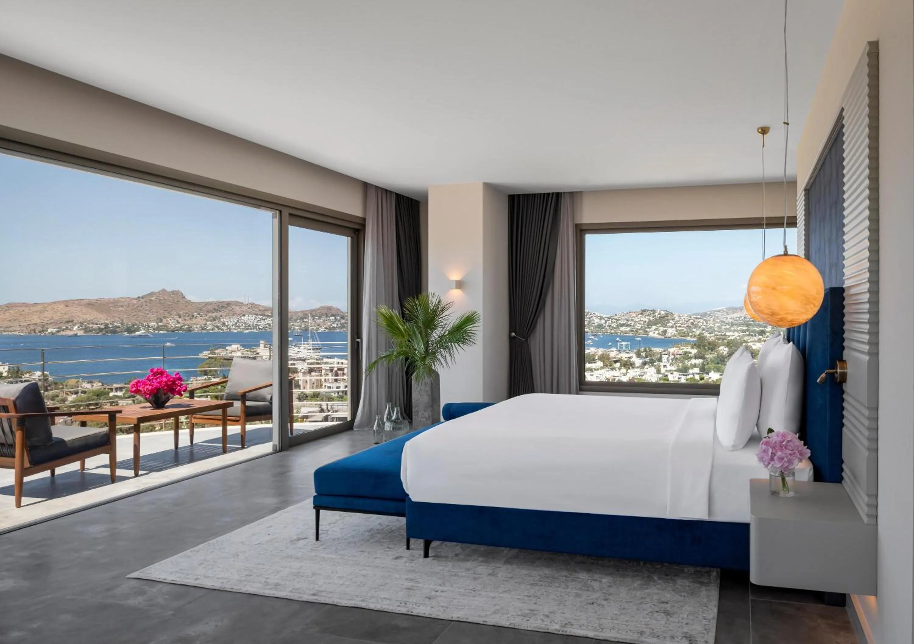 Photo of the whole room, Bed in Ailla Yalıkavak