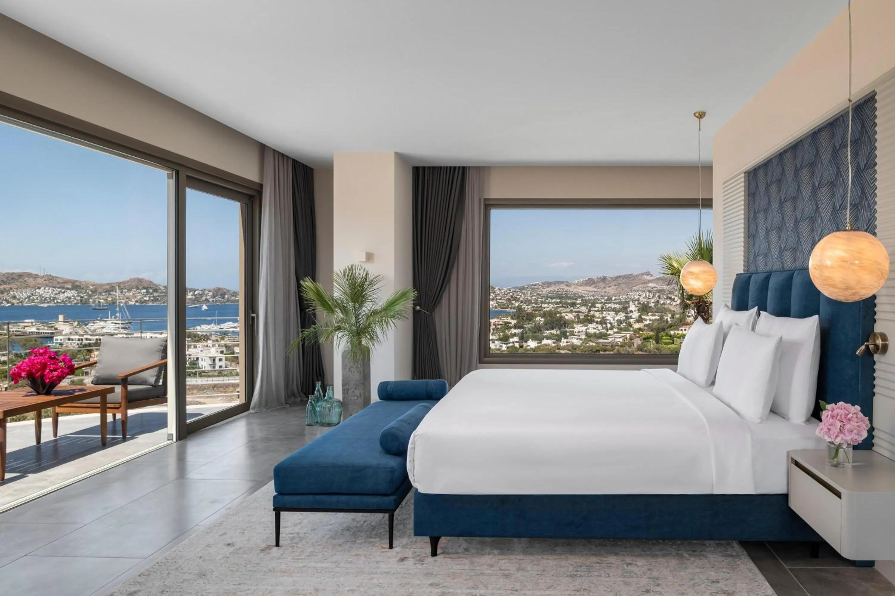 Photo of the whole room, Bed in Ailla Yalıkavak