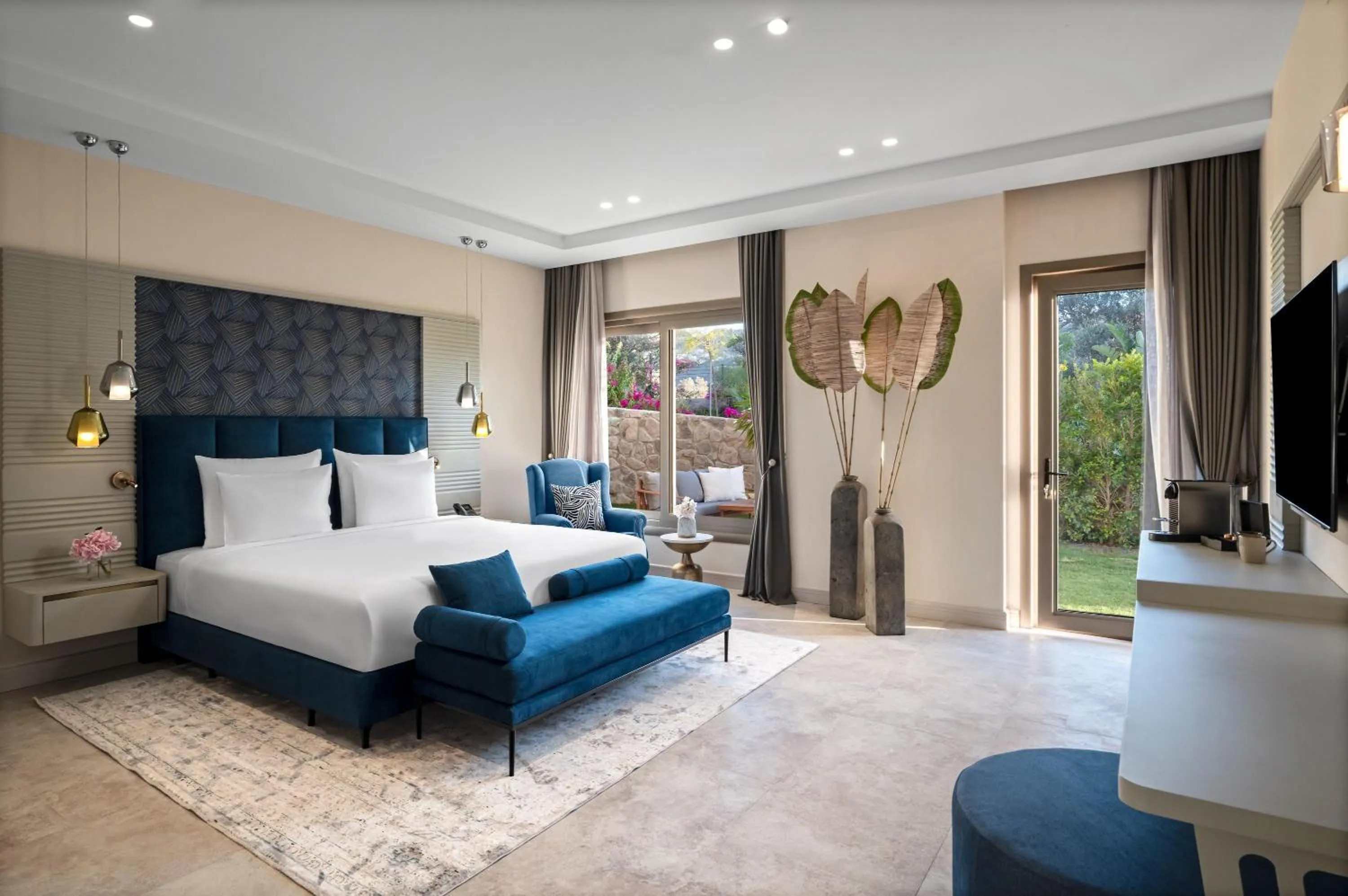 Photo of the whole room, Bed in Ailla Yalıkavak