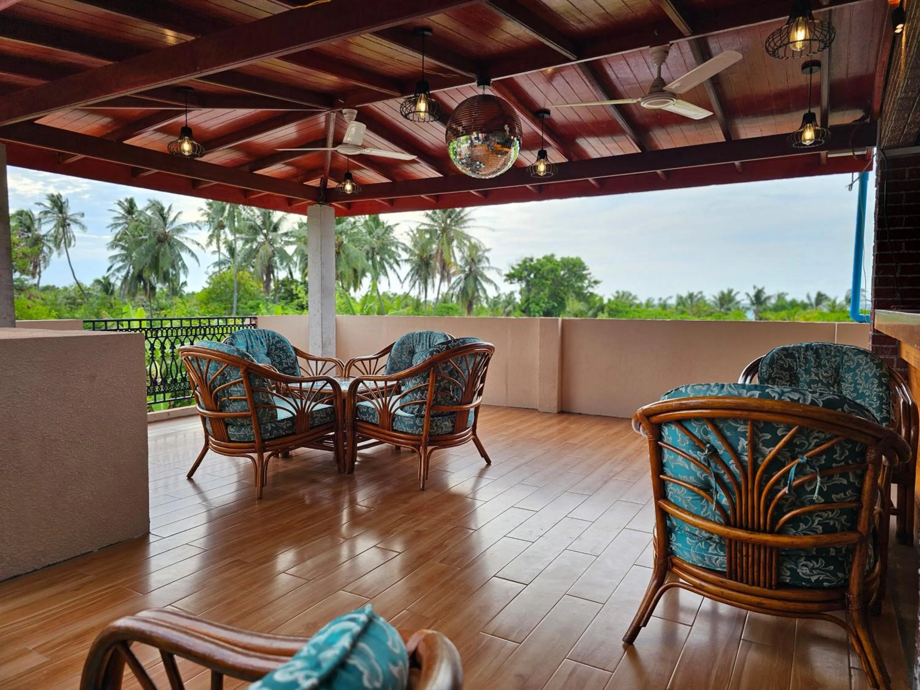 Dining area in White Sand Inn
