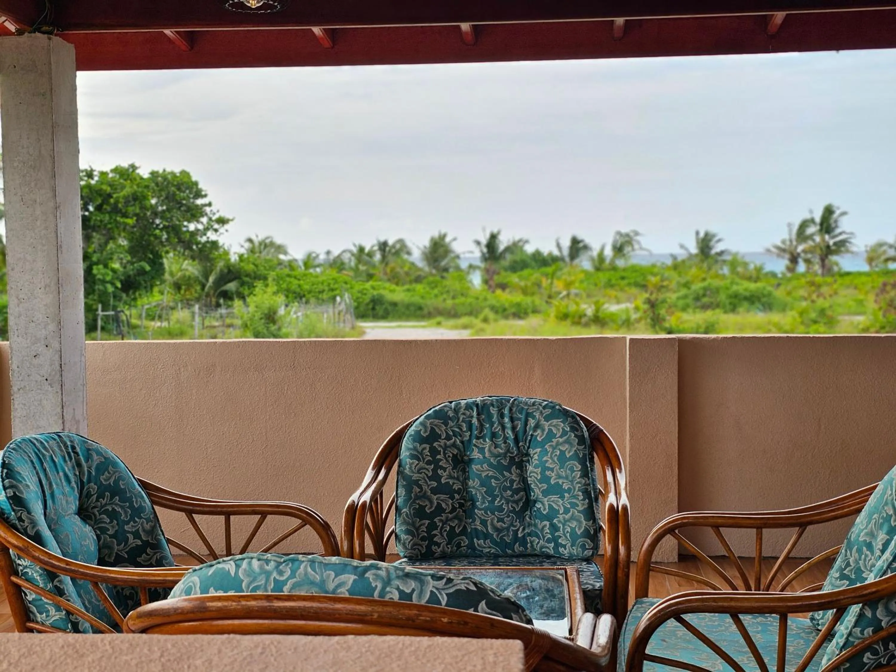 Seating area in White Sand Inn
