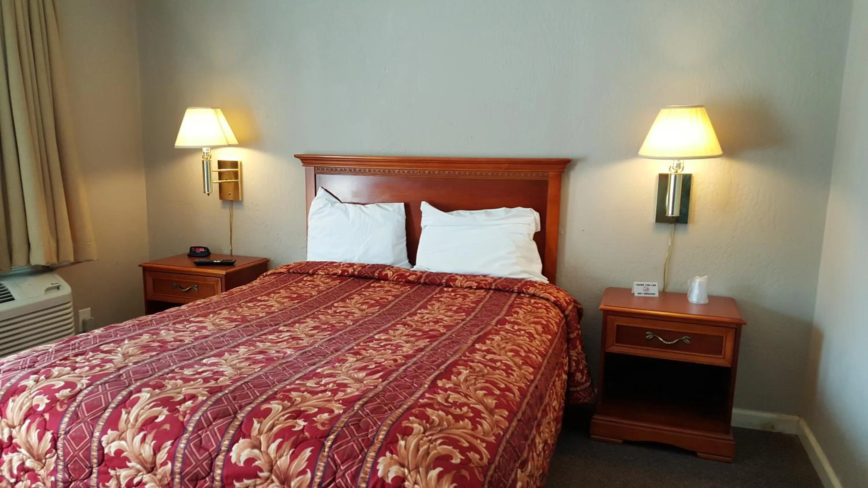 Bed in Pacific Motel