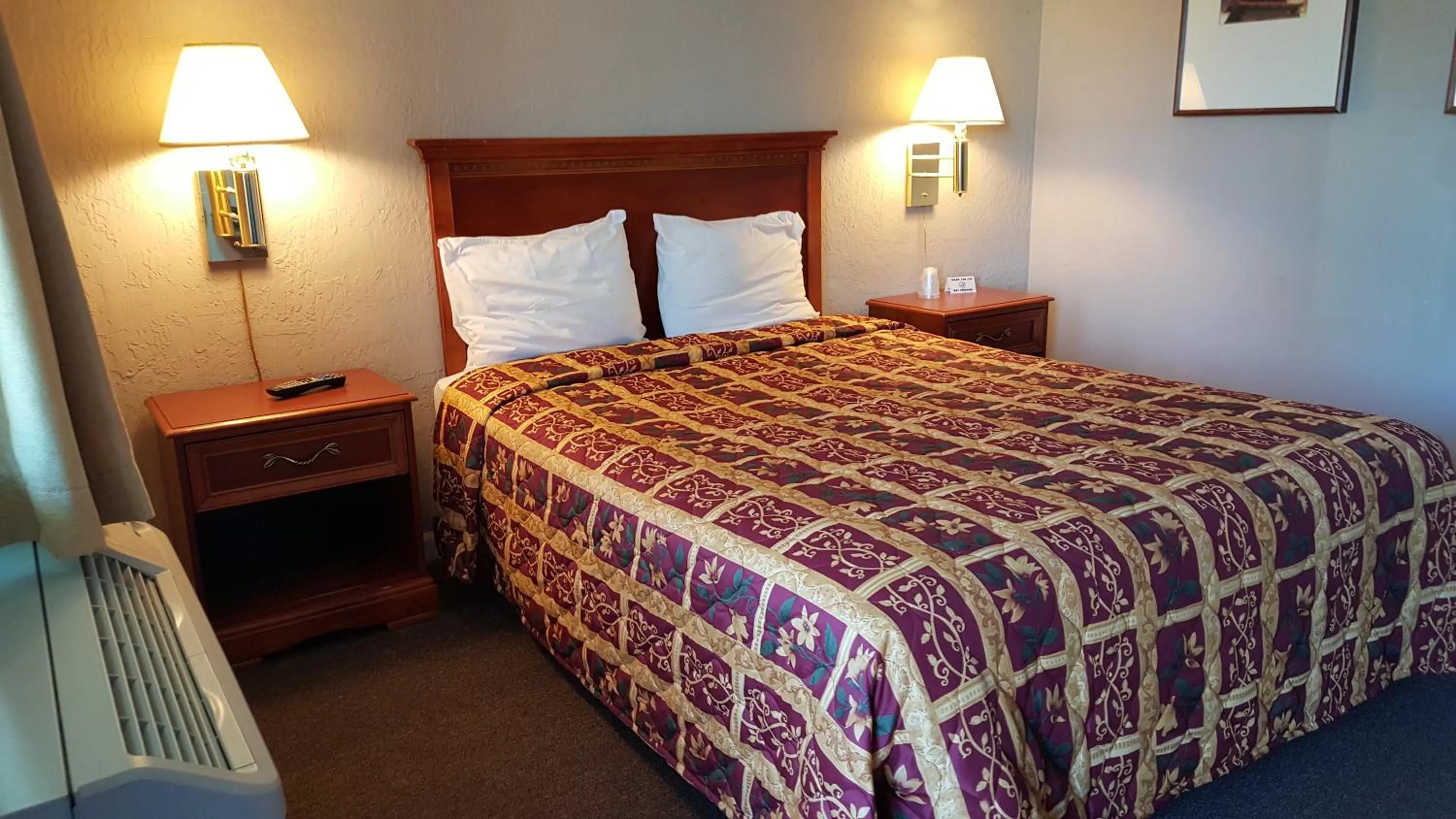 Bed in Pacific Motel