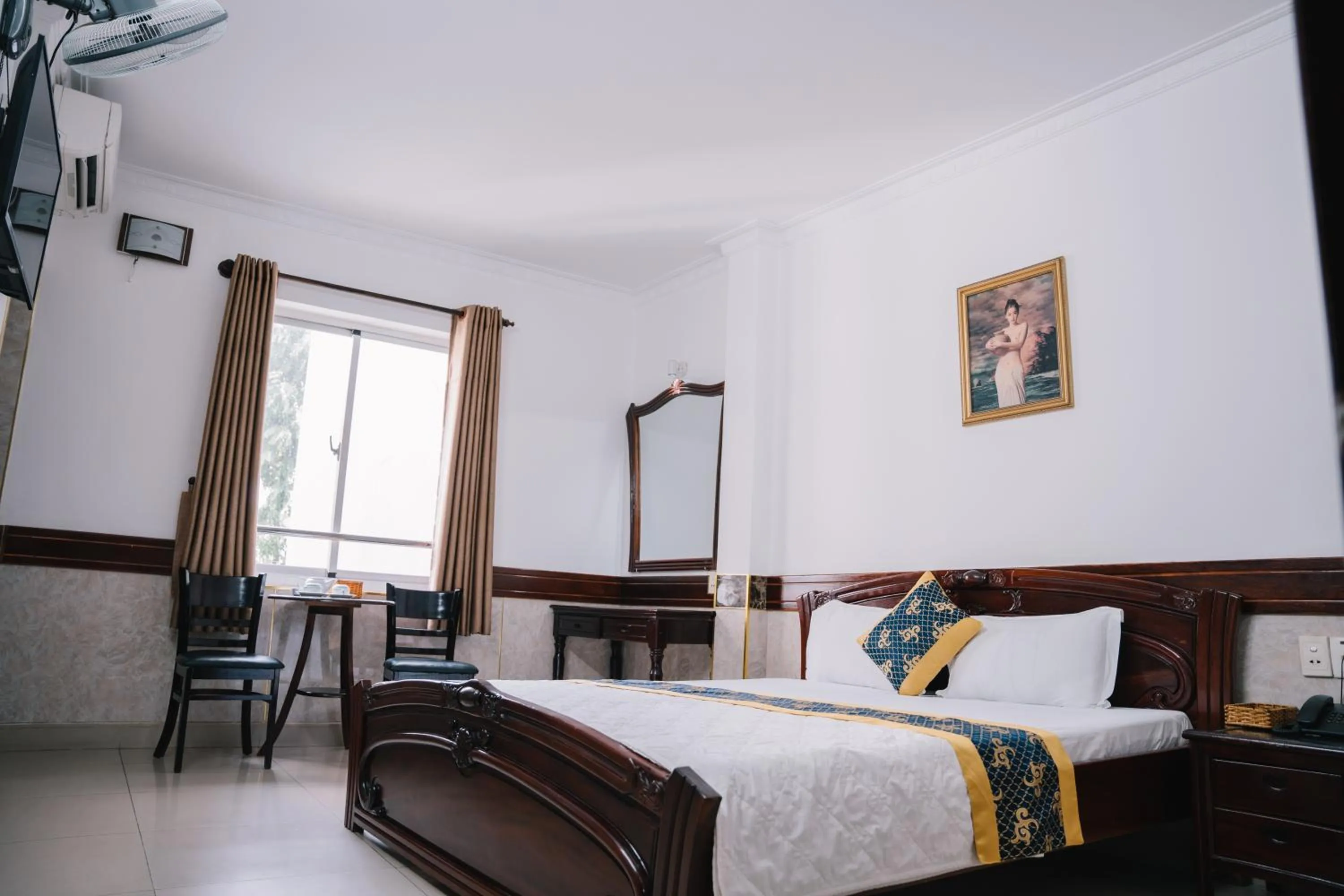 Bed in HUNG HUONG HOTEL