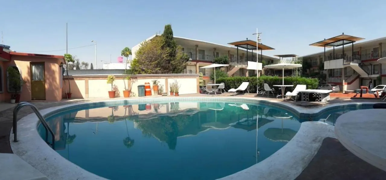 Pool view in Hotel Flamingo Irapuato
