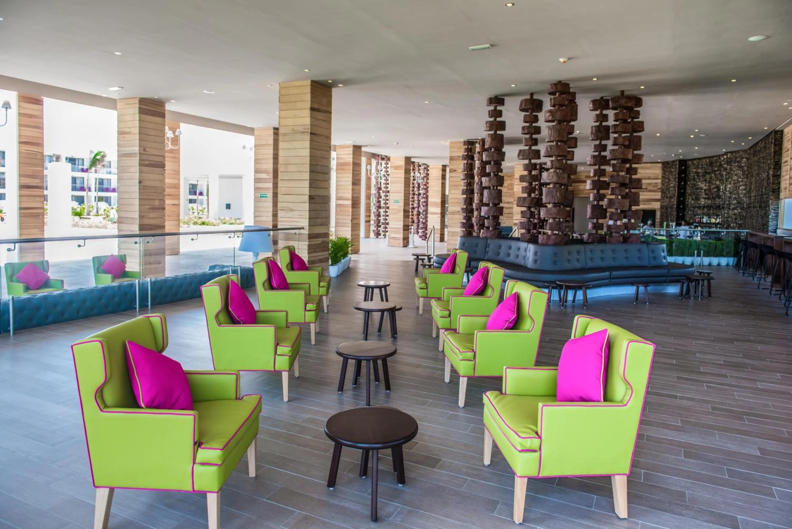 Lounge or bar in Platinum Yucatan Princess Adults Only - All Inclusive