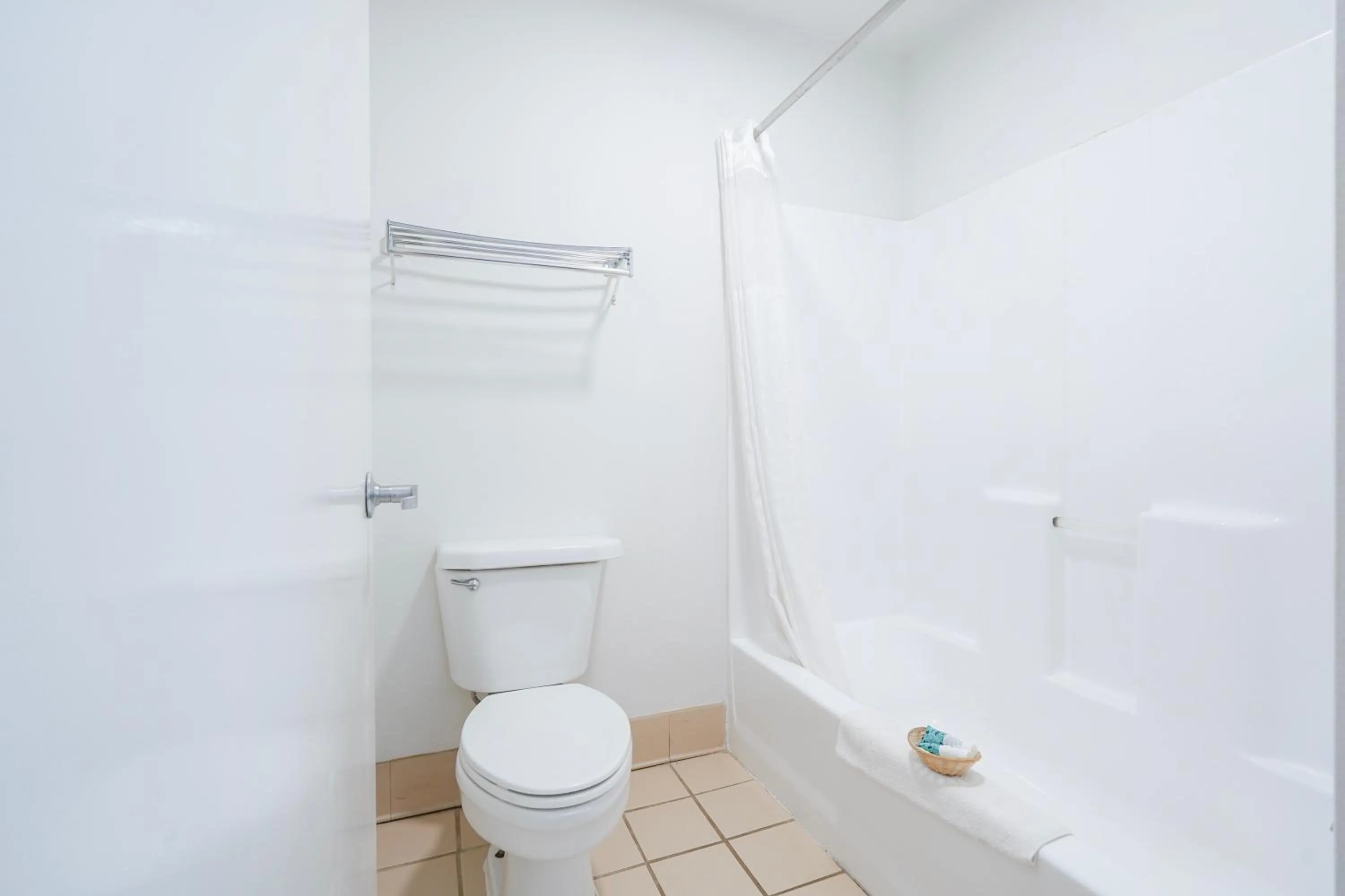 Bathroom in Budget inn by Oyo San Augustine