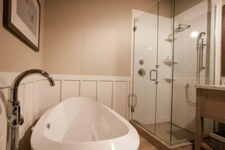 Shower in The Ocean Lodge