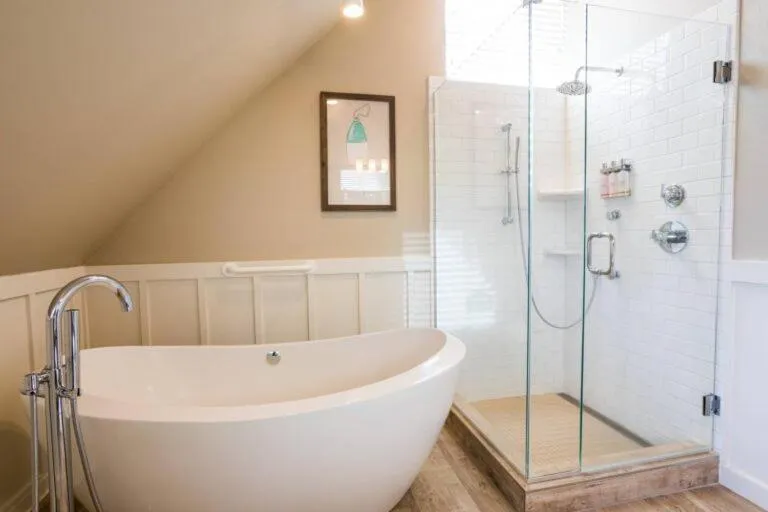 Shower in The Ocean Lodge