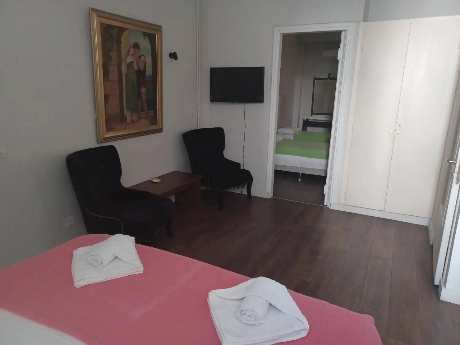 Bed in City Center Hotel