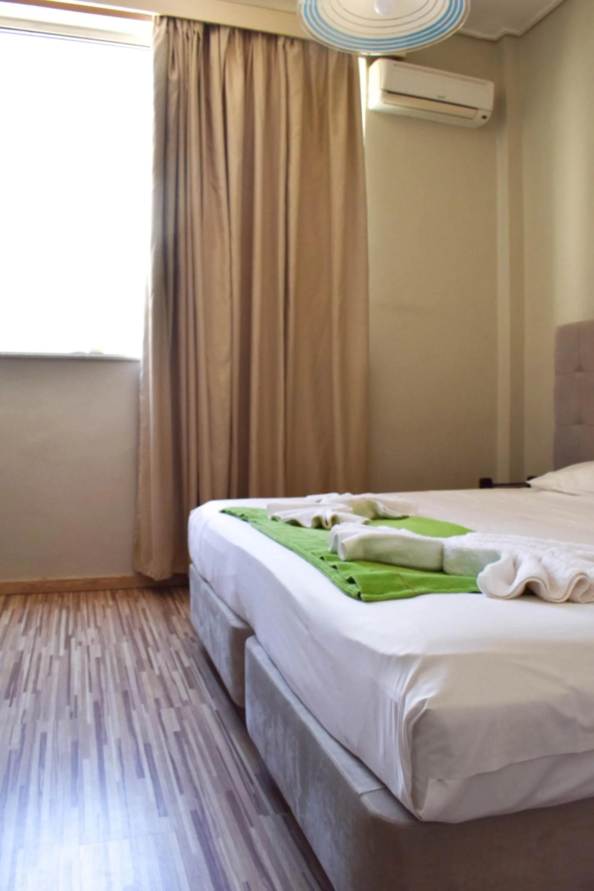 Bed in City Center Hotel