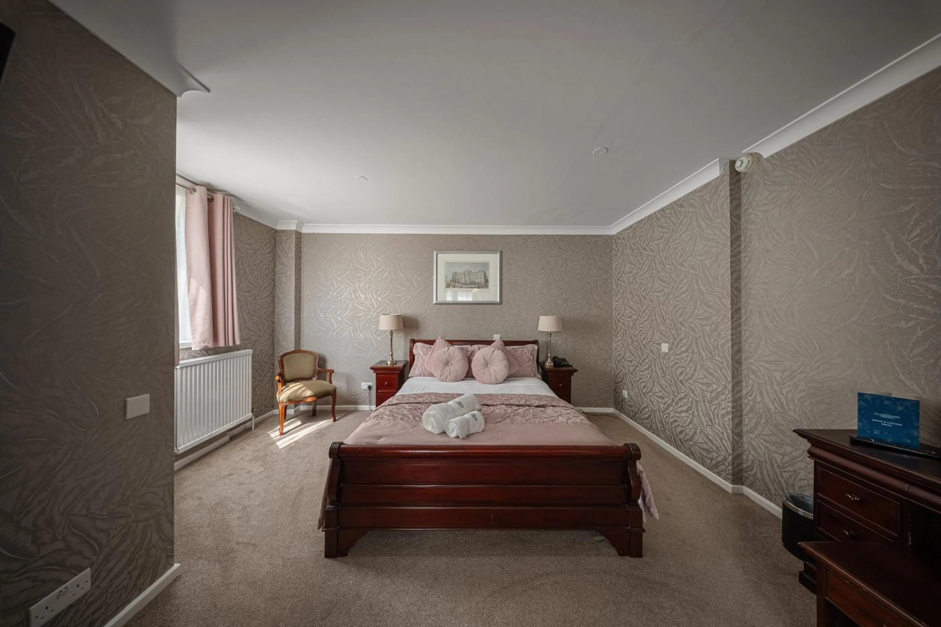 Bedroom, Bed in The Clarendon Hotel