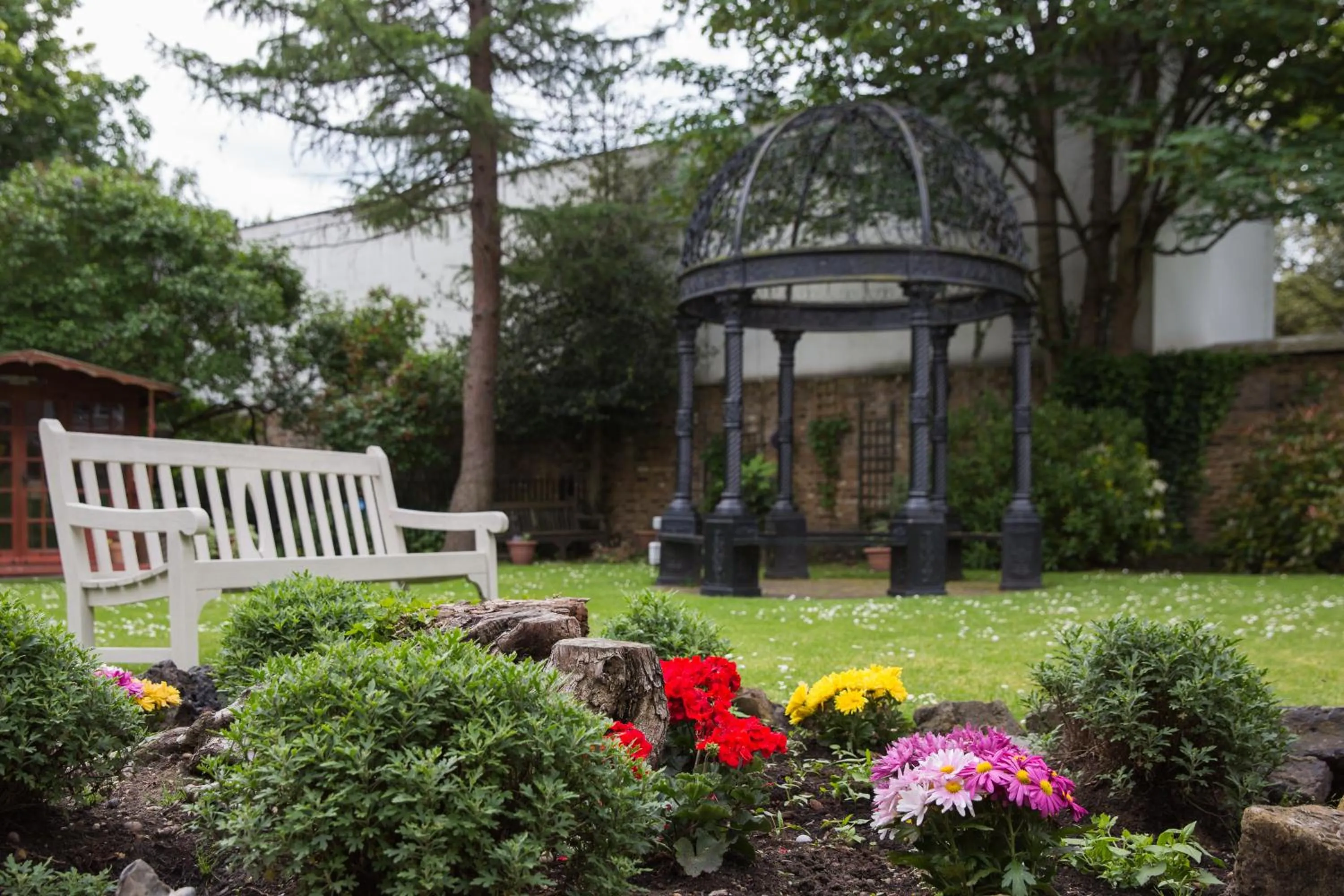 Garden in The Clarendon Hotel