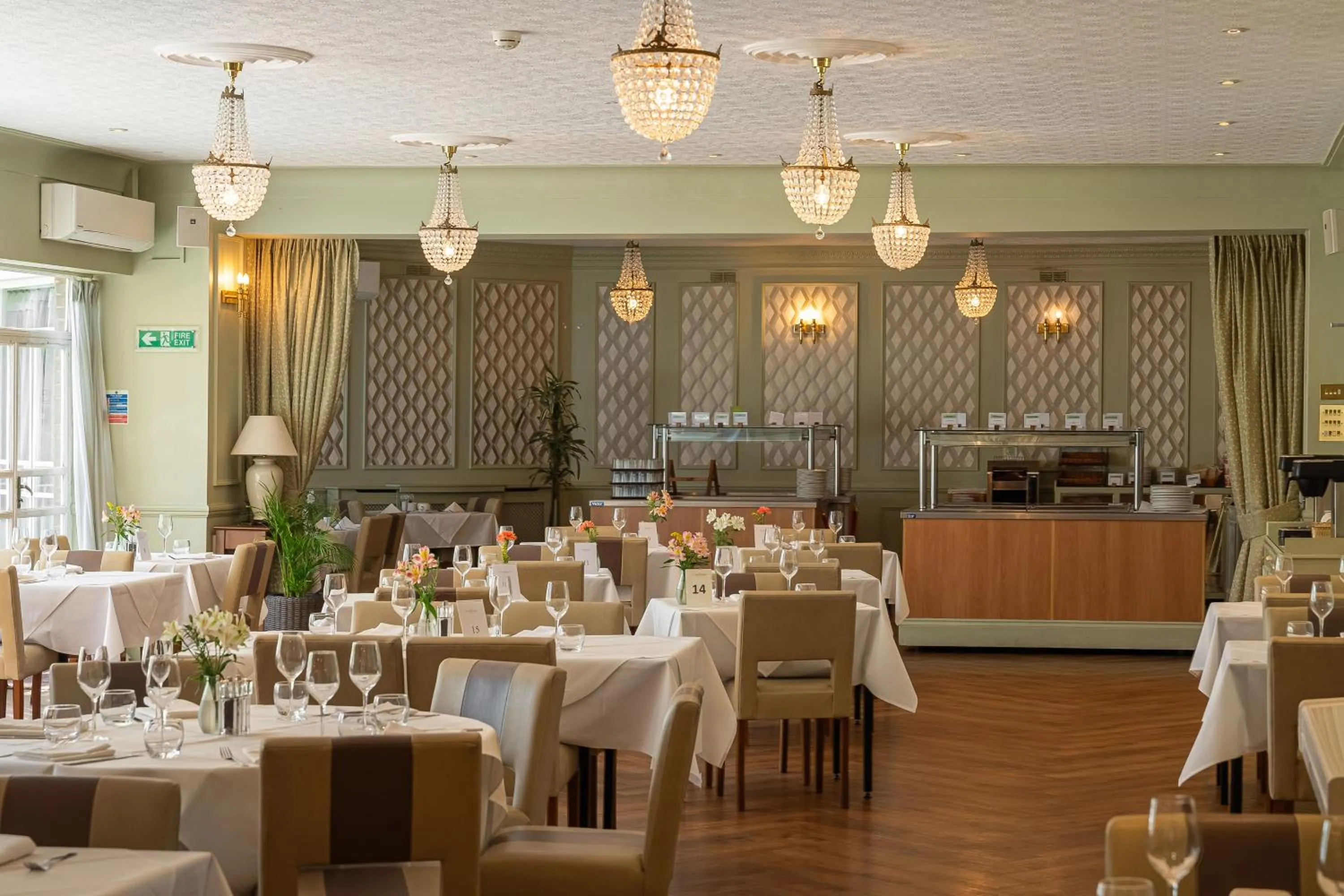 Restaurant/places to eat in The Clarendon Hotel