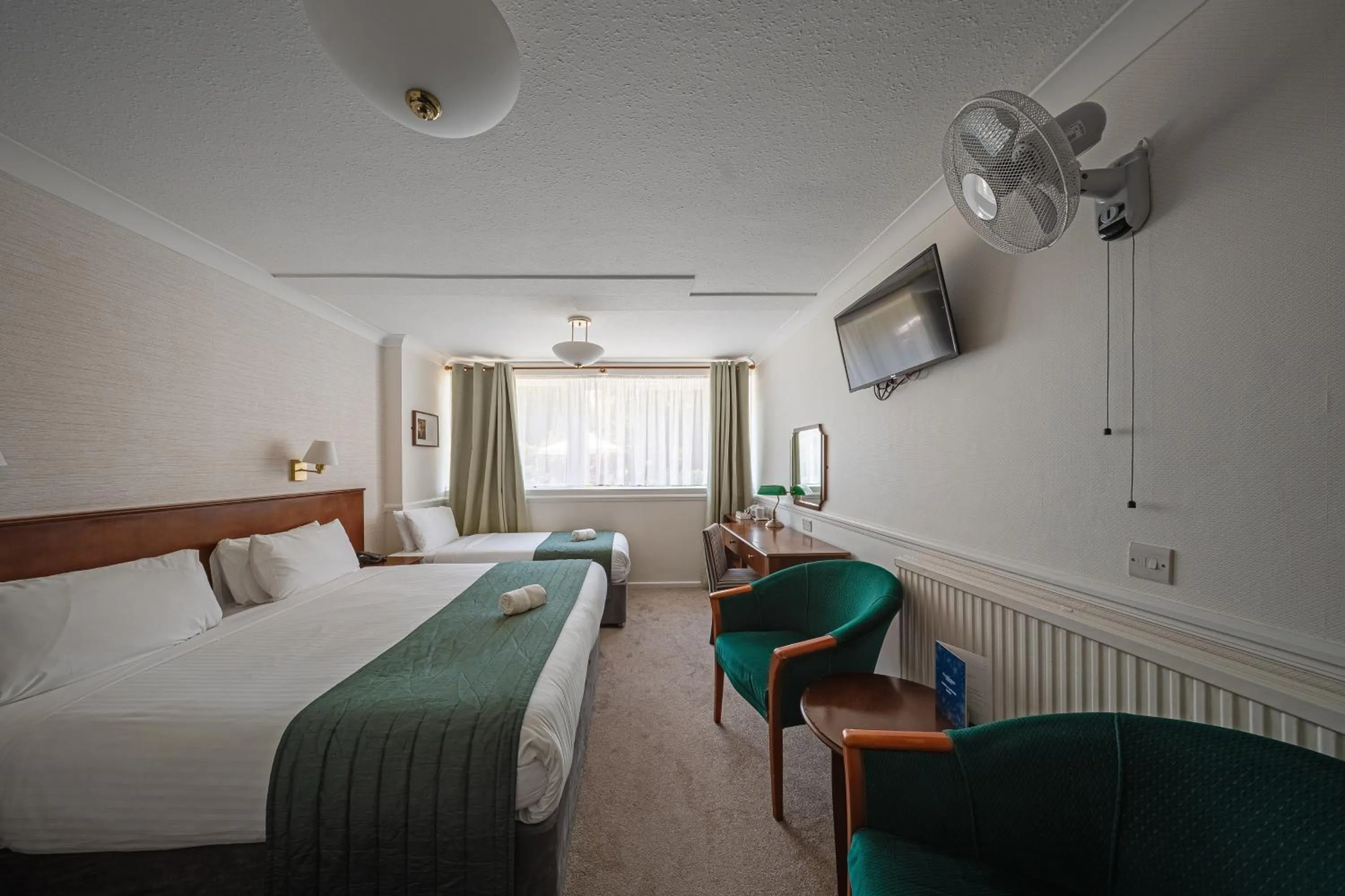 Bedroom, Bed in The Clarendon Hotel