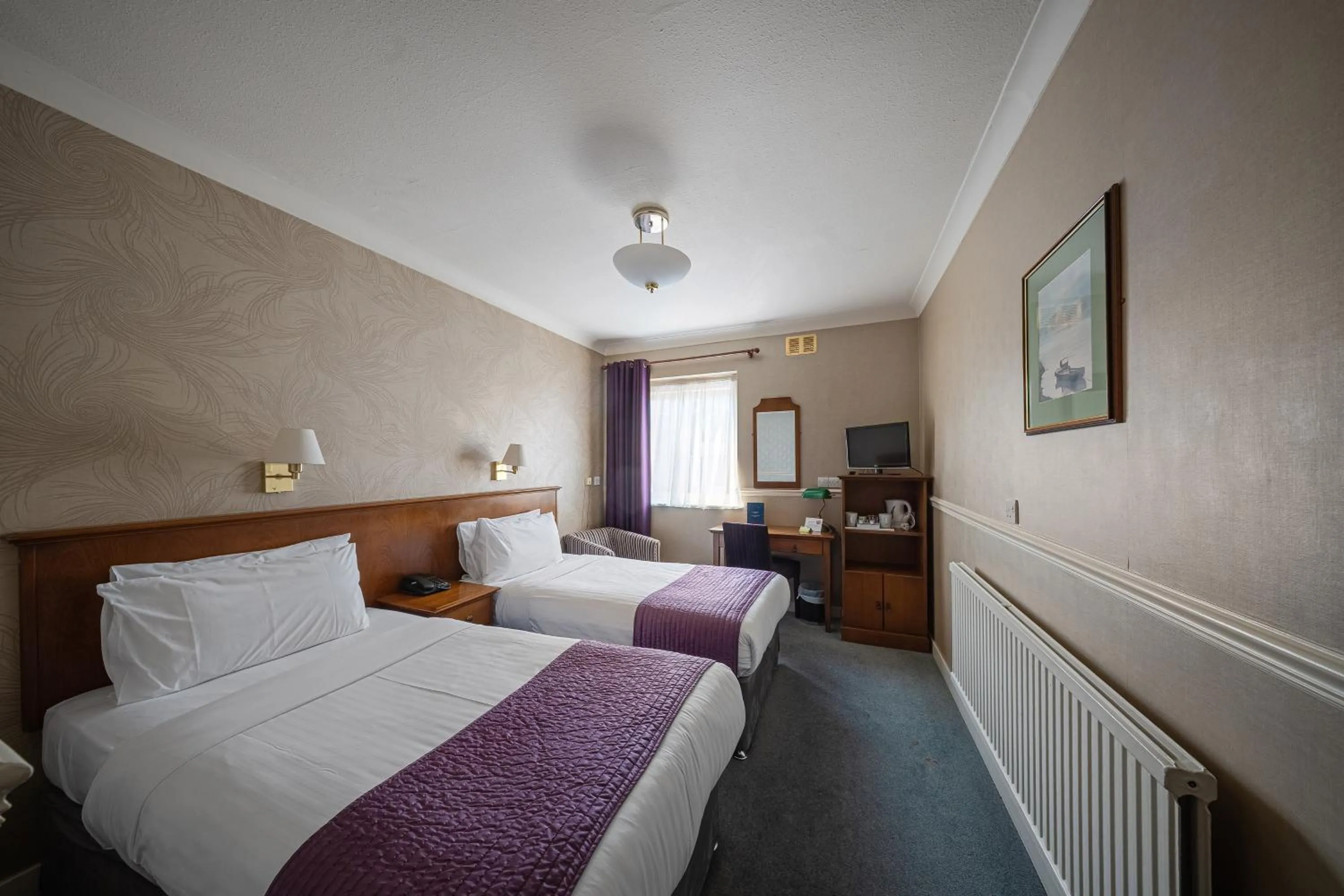 Bedroom, Bed in The Clarendon Hotel