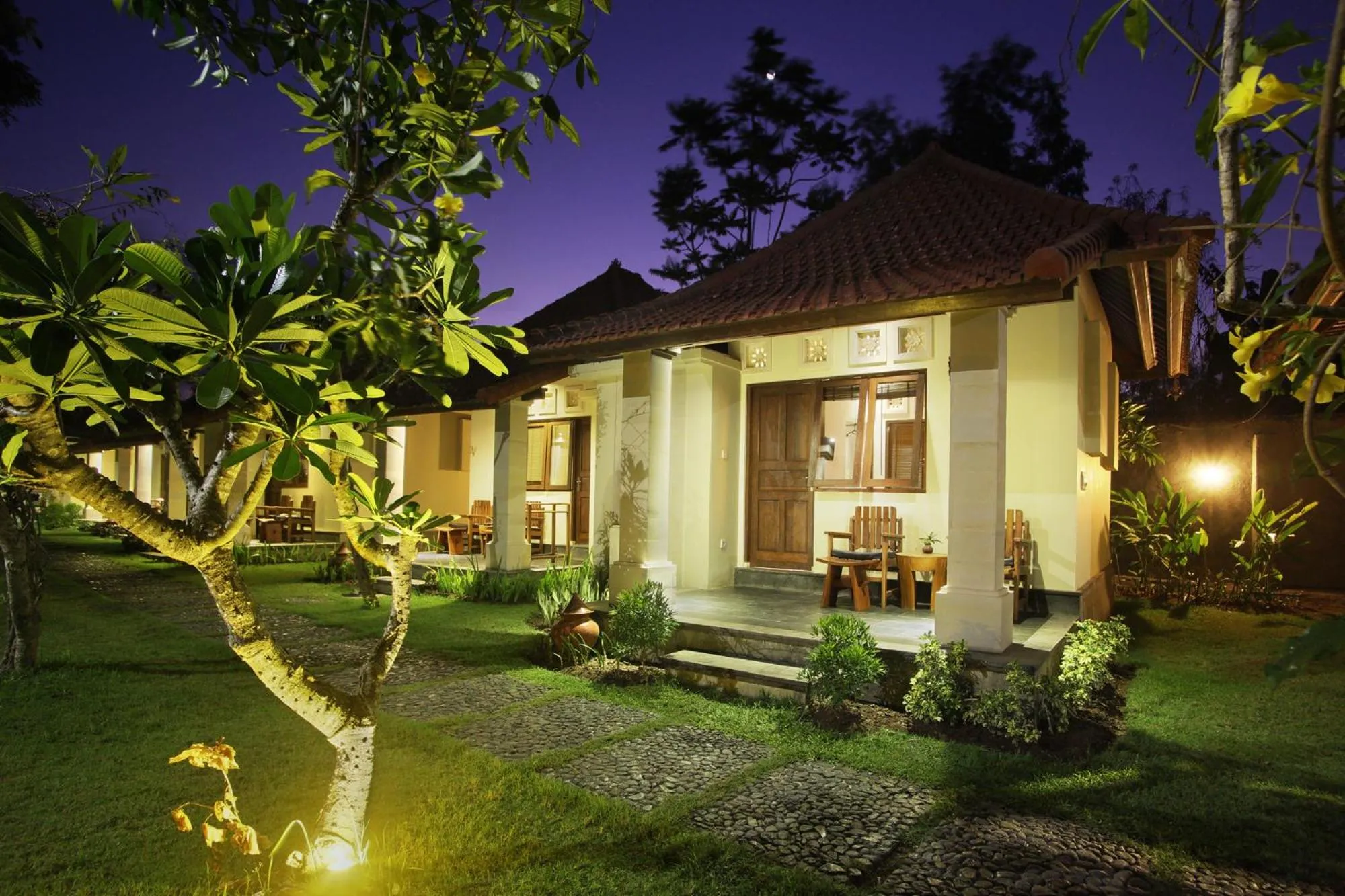 Night in Puri Rinjani Bungalows