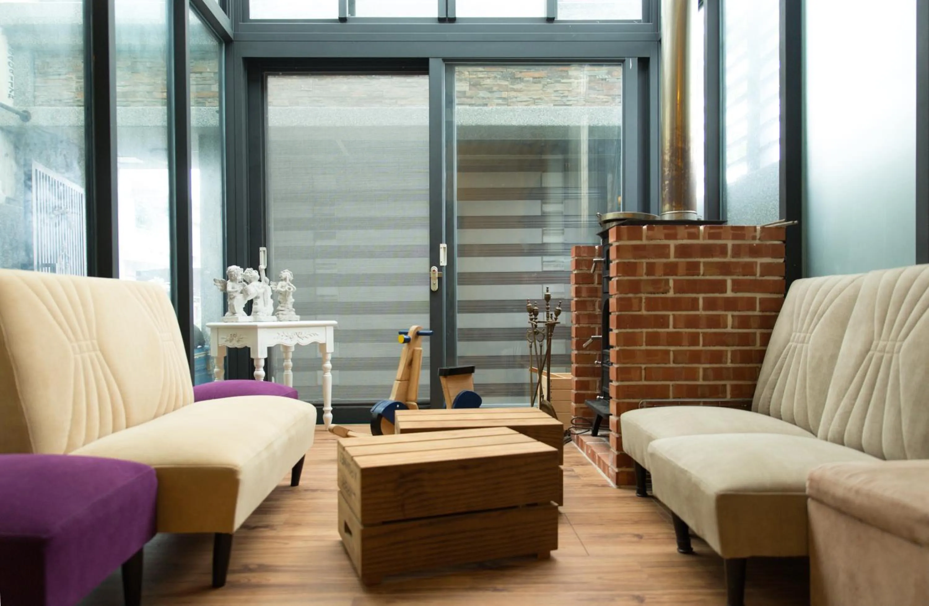 Communal lounge/ TV room in Wei Sen House