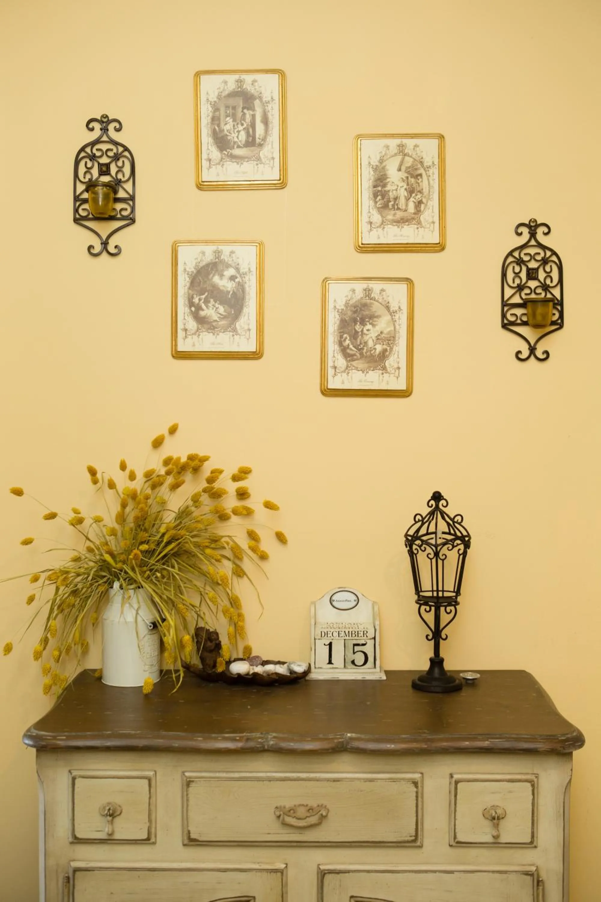 Decorative detail in Wei Sen House