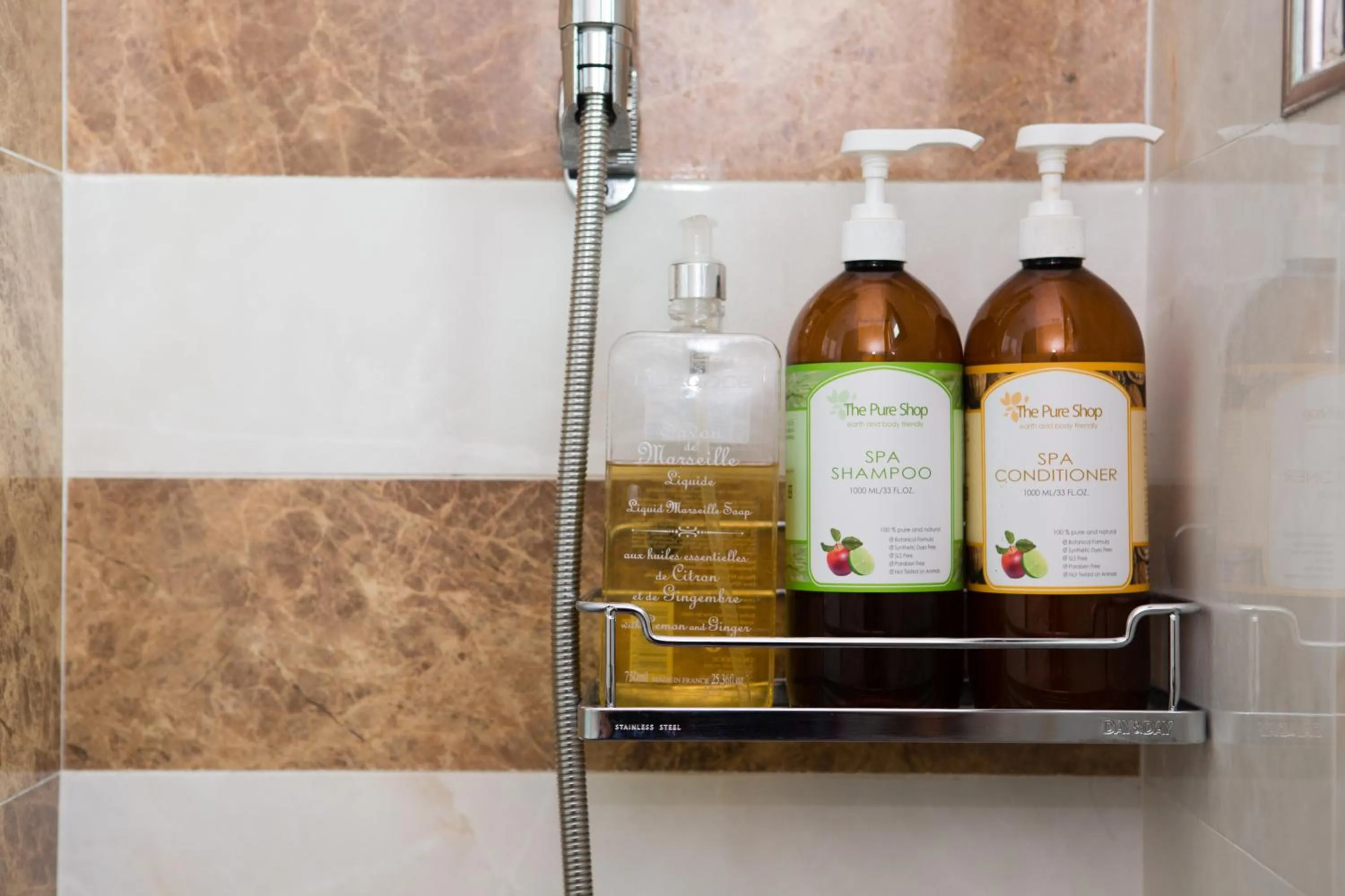 Shower in Wei Sen House