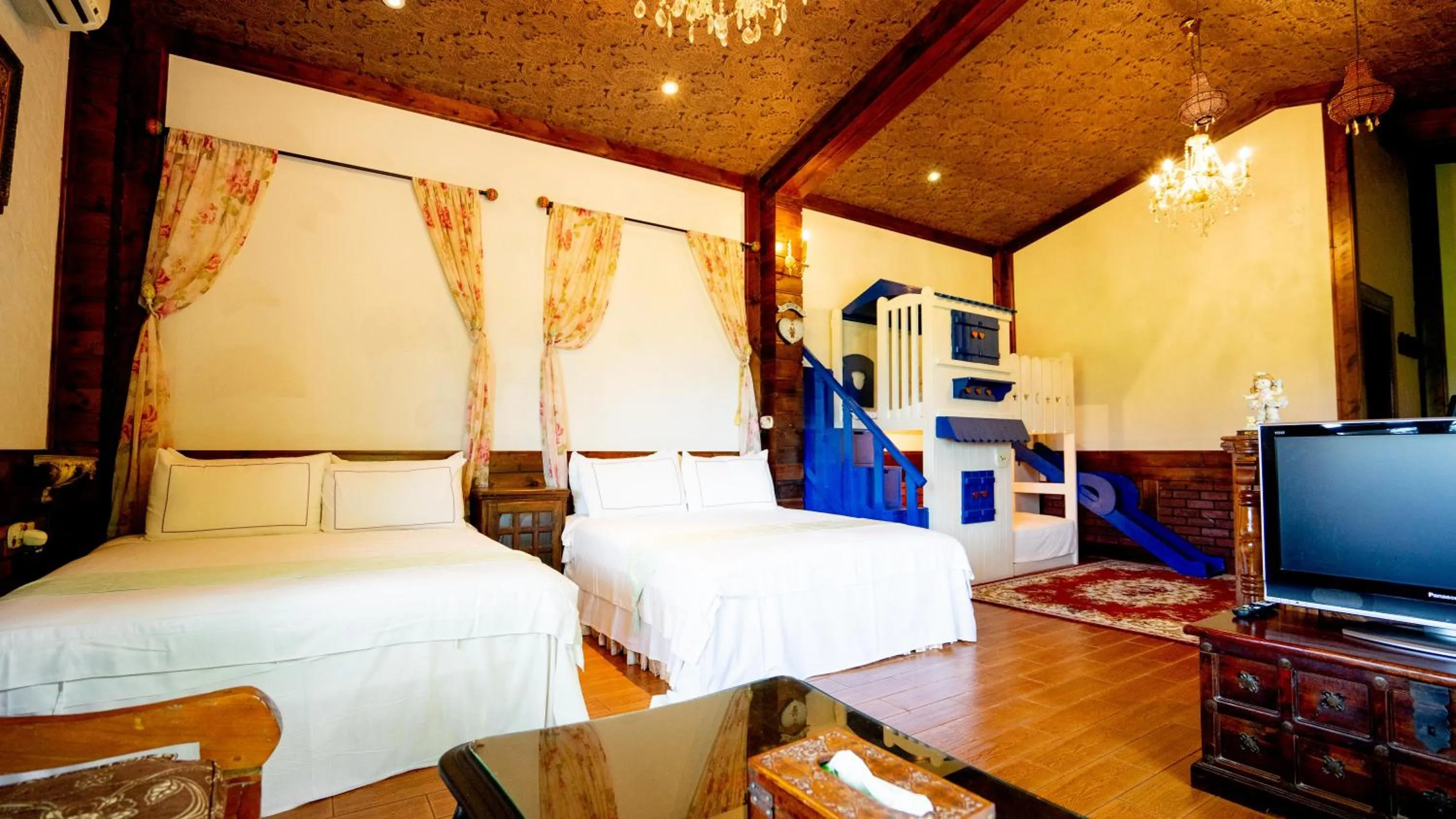 Bed in Xin Yuan My Dream Castle