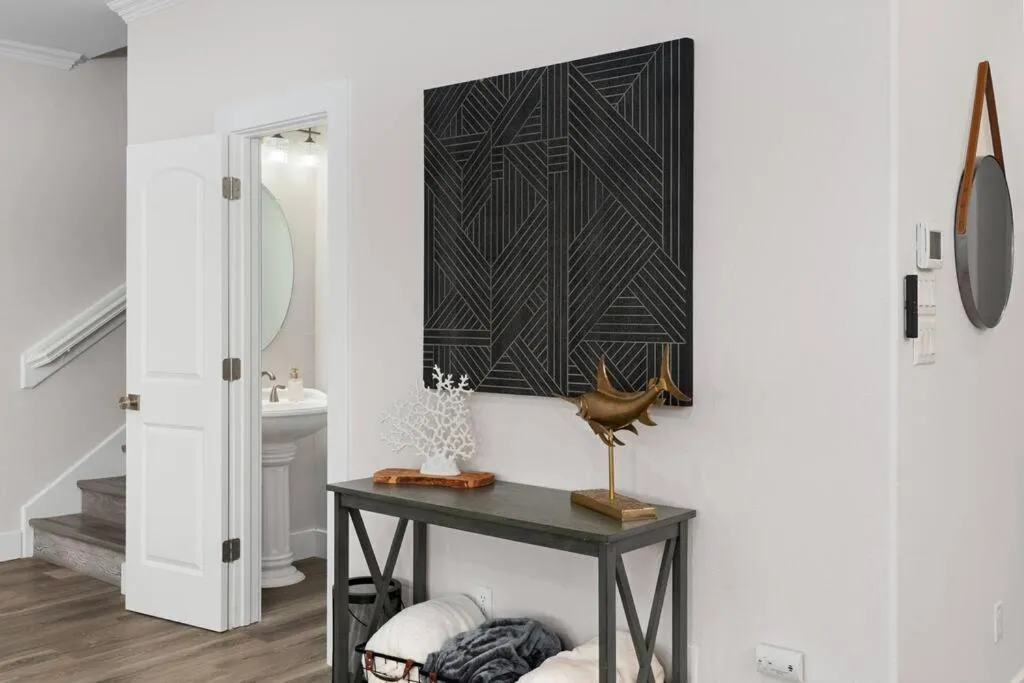 Lakefront Home Insane Views - Pool Spa Gameroom