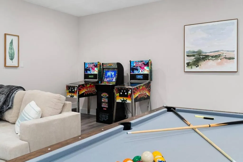 Lakefront Home Insane Views - Pool Spa Gameroom