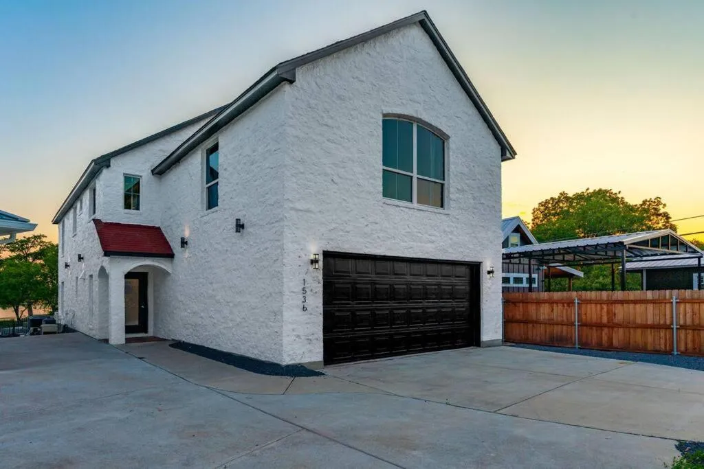 Lakefront Home Insane Views - Pool Spa Gameroom