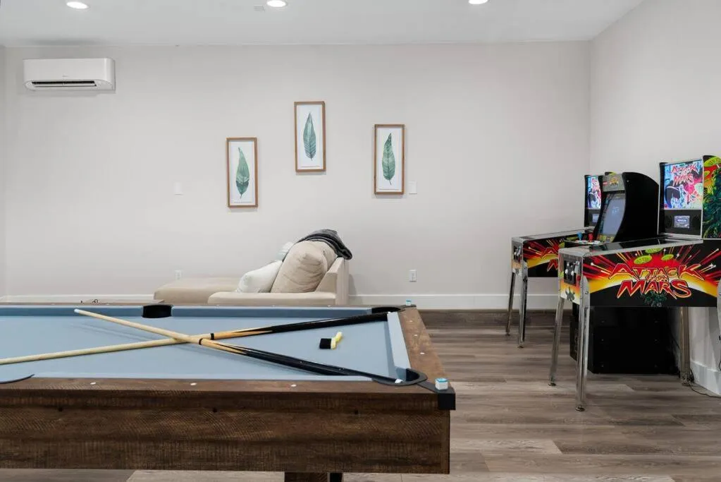 Lakefront Home Insane Views - Pool Spa Gameroom