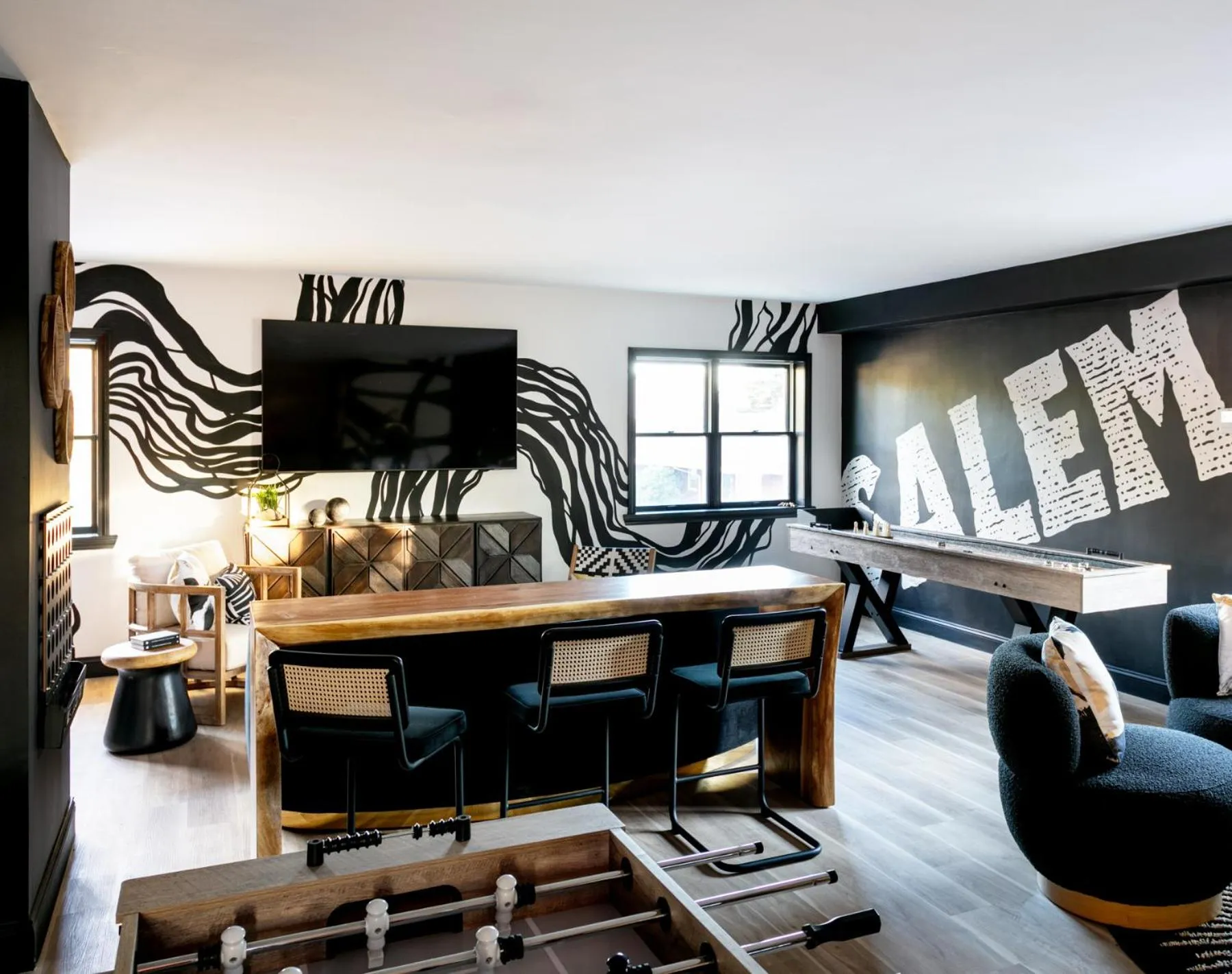 Dining area in The Cove At Salem