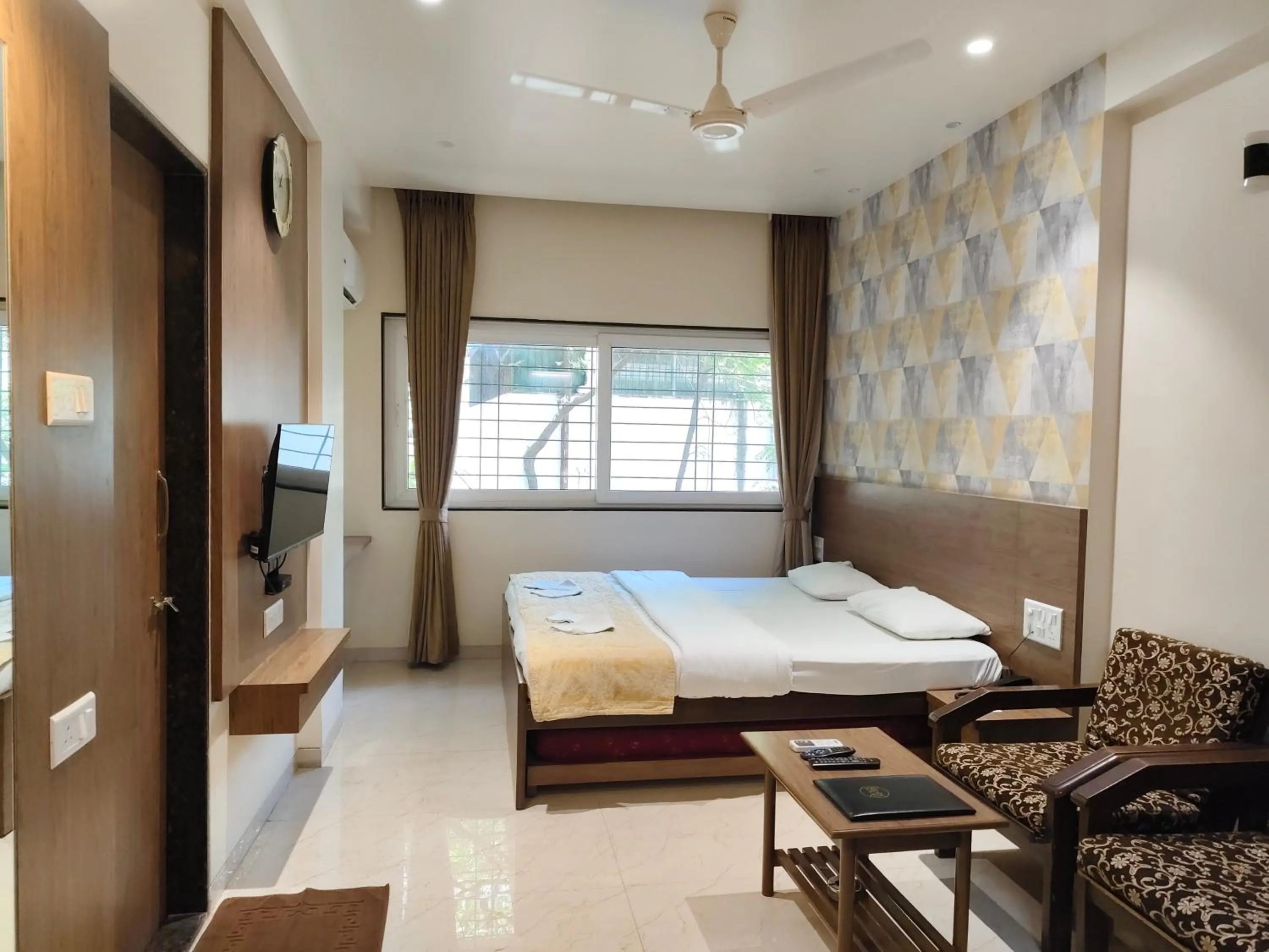 Bed in Hotel Shreyas