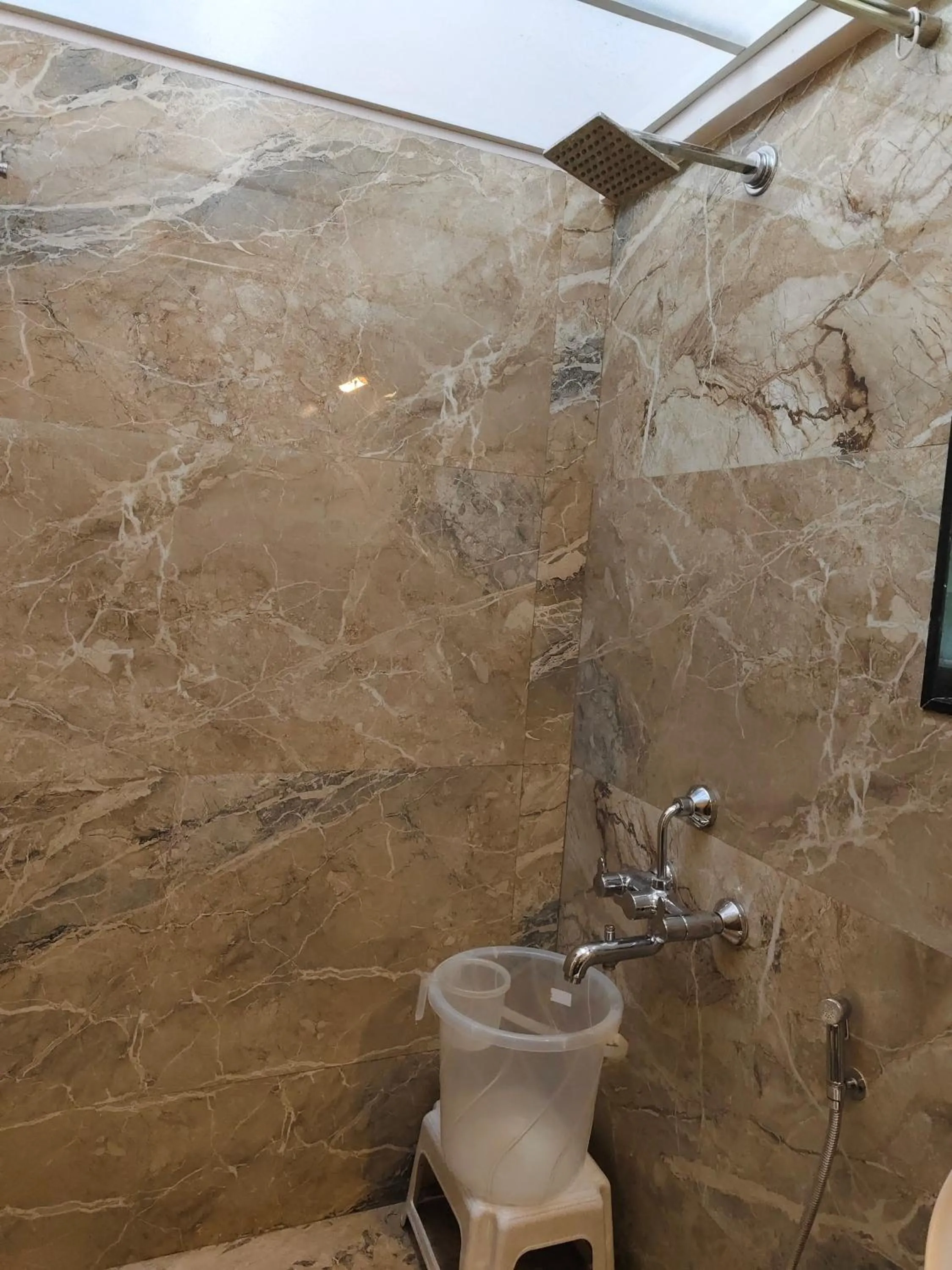 Bathroom in Hotel Shreyas