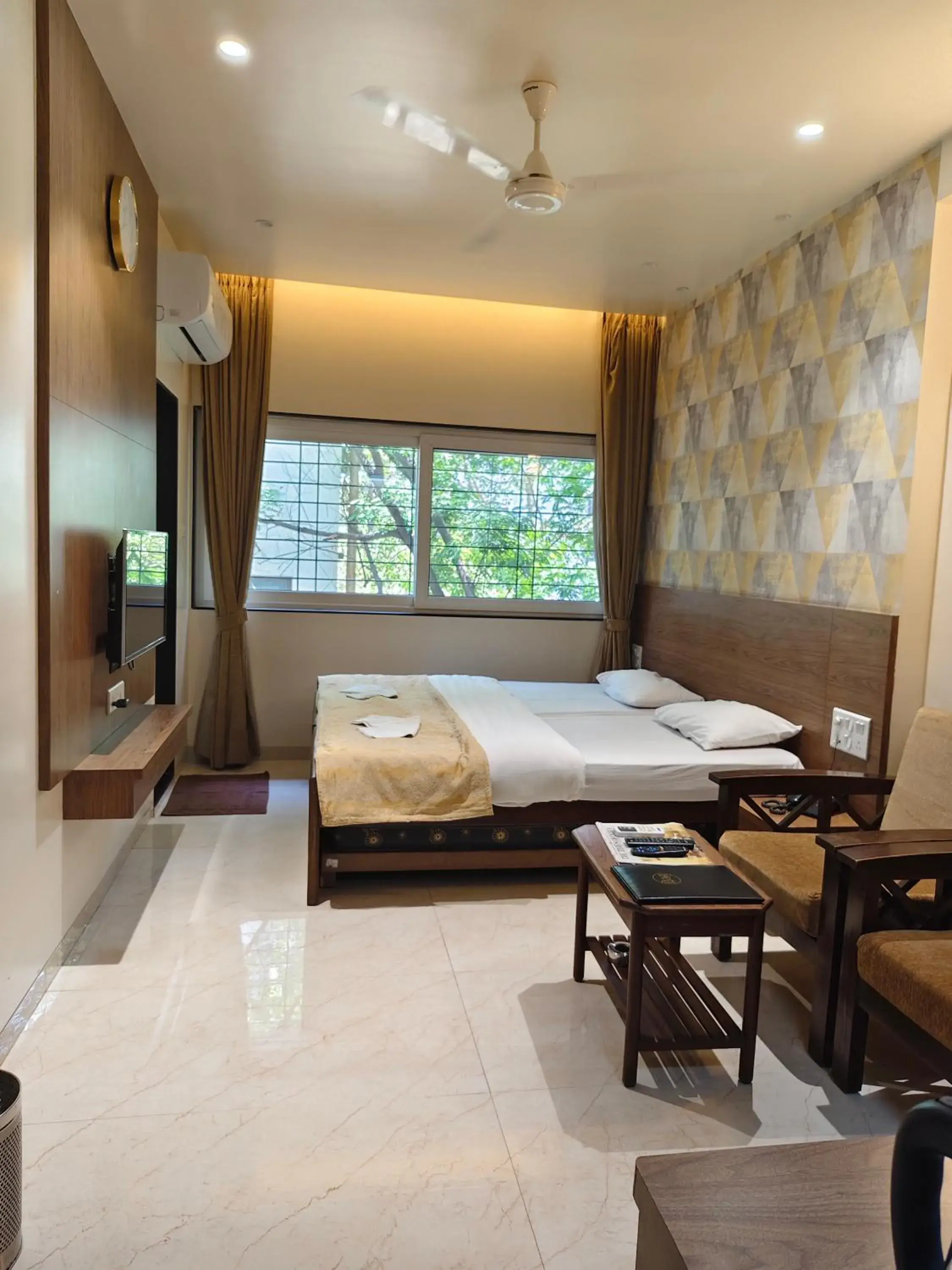Standard Double Room - single occupancy in Hotel Shreyas Standard Double Room - single occupancy in Hotel Shreyas