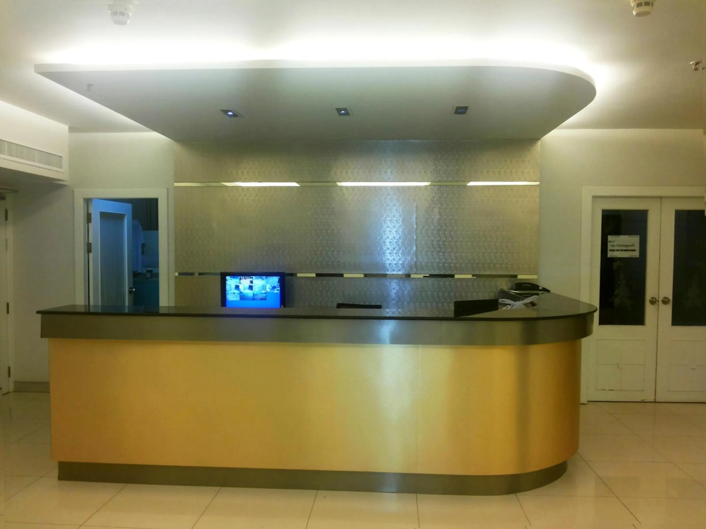 Lobby or reception in Patong Tower by United 21 Thailand