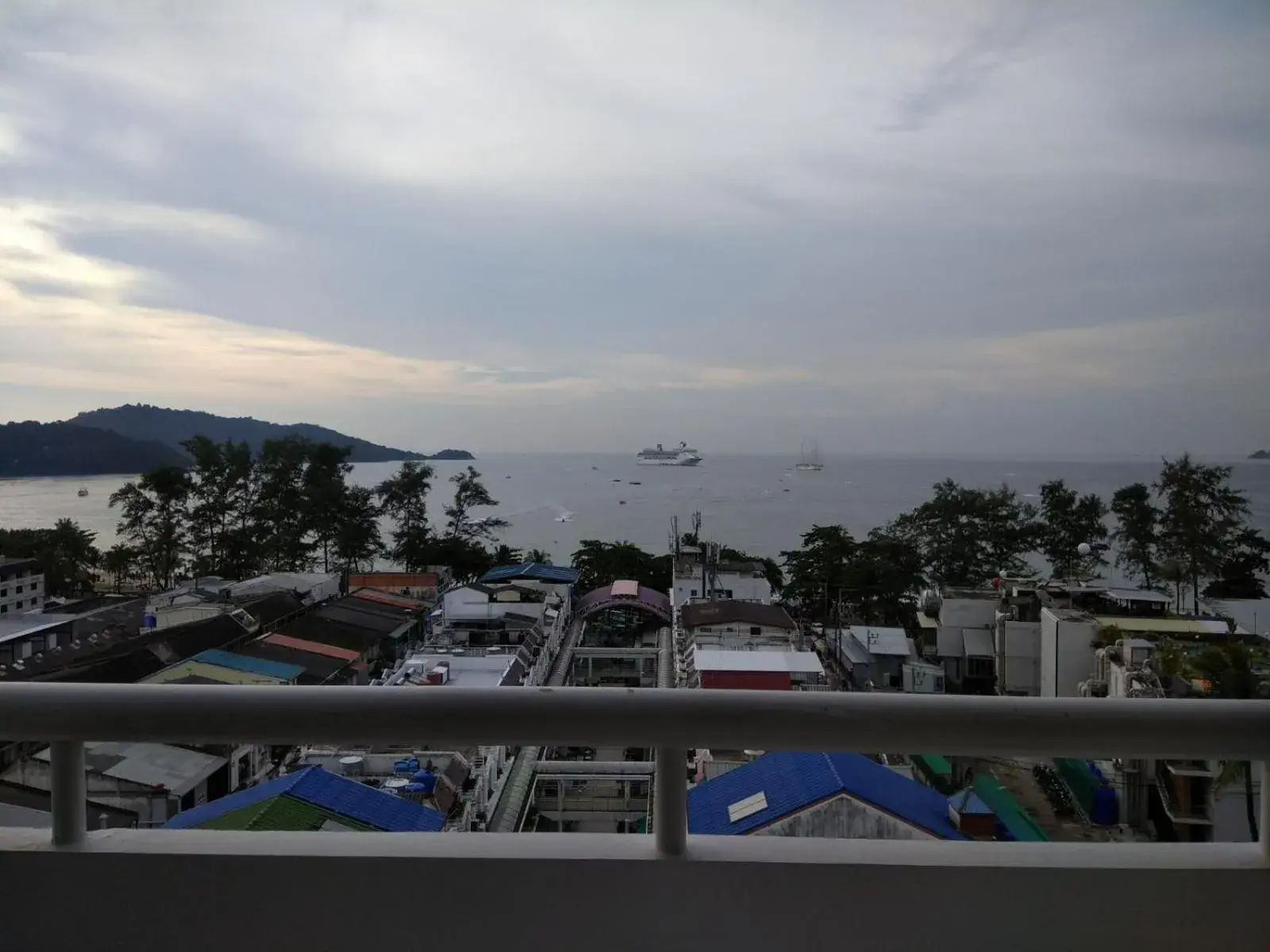 Patong Tower by United 21 Thailand Patong Tower by United 21 Thailand