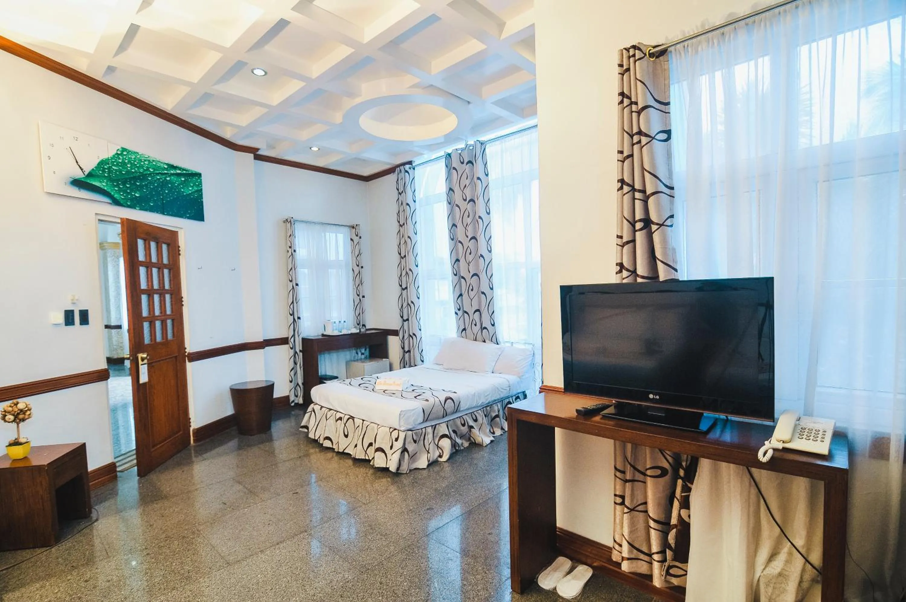 Photo of the whole room, Bed in Villa Jhoana Resort