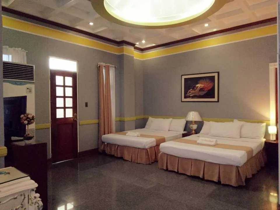 Bed in Villa Jhoana Resort