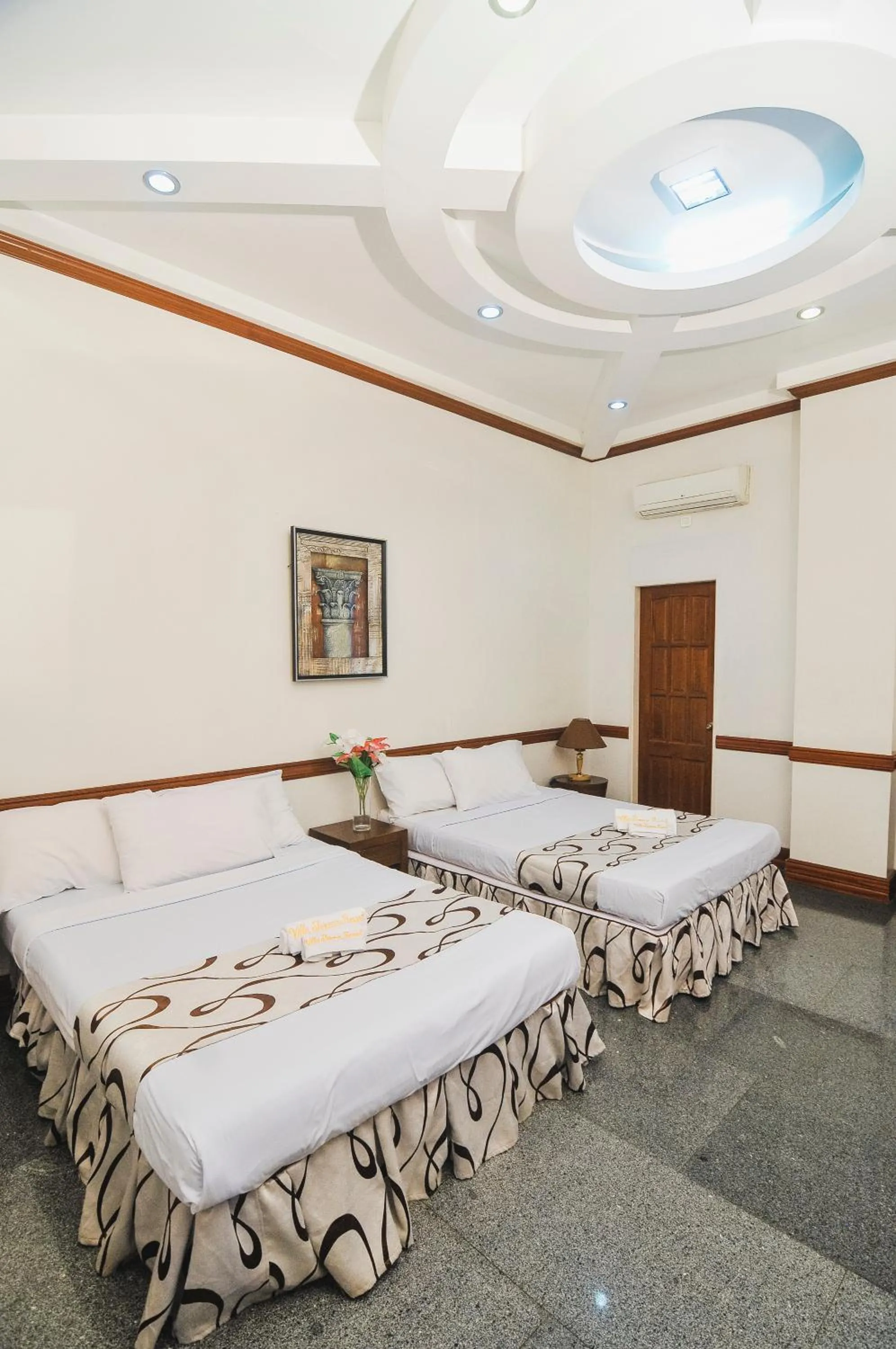 Bed in Villa Jhoana Resort