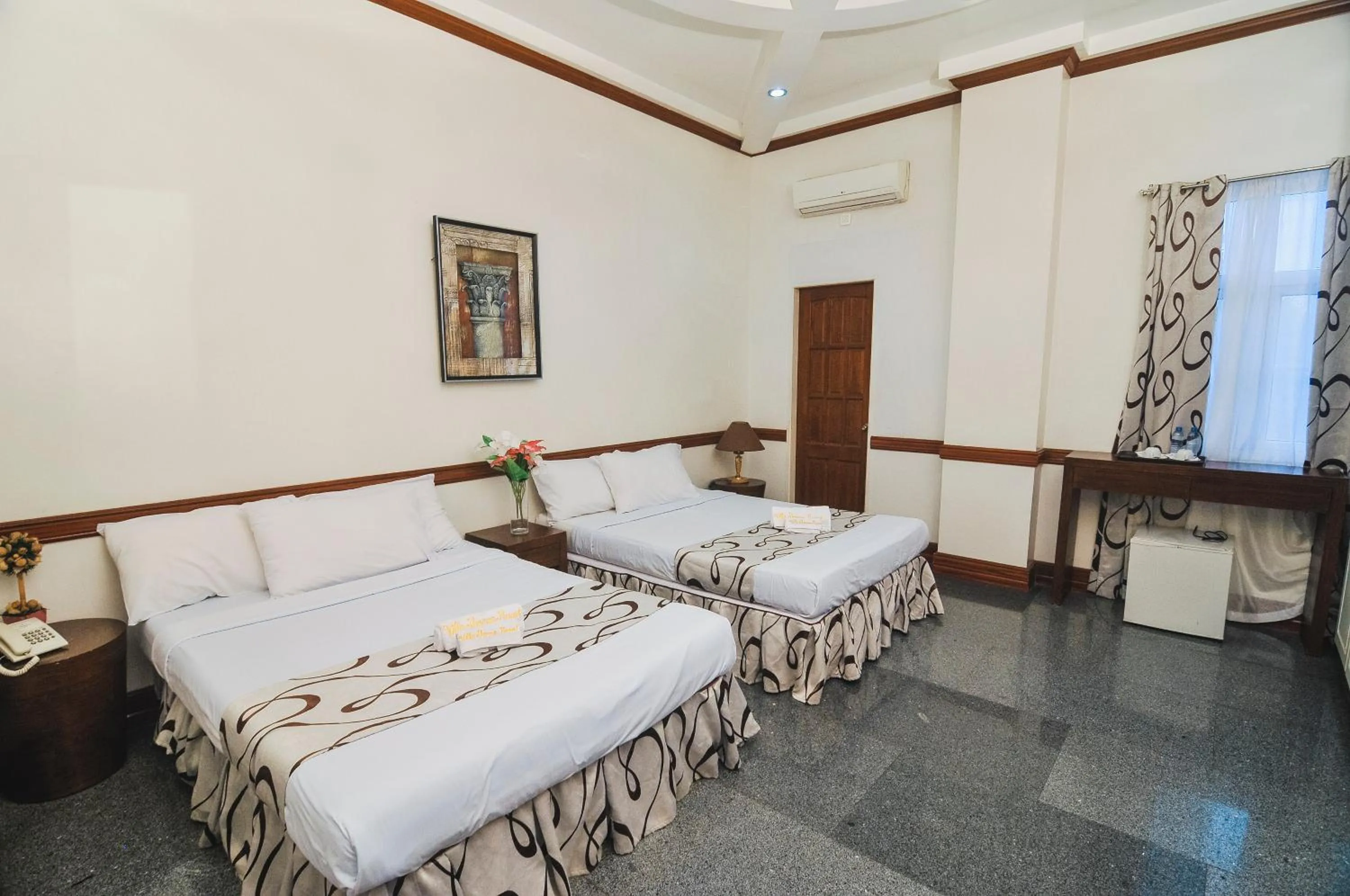 Photo of the whole room, Bed in Villa Jhoana Resort