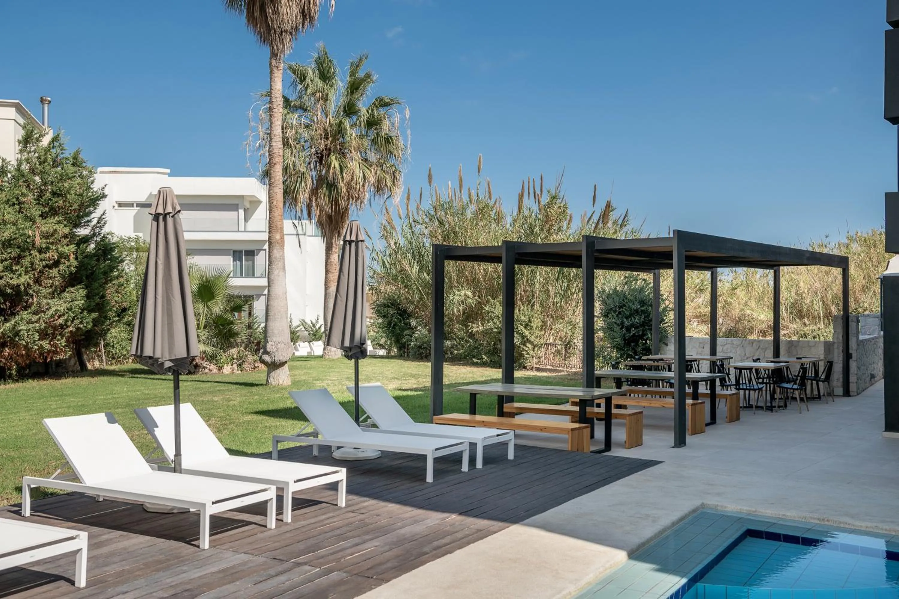 Garden view in Icarus Hotel