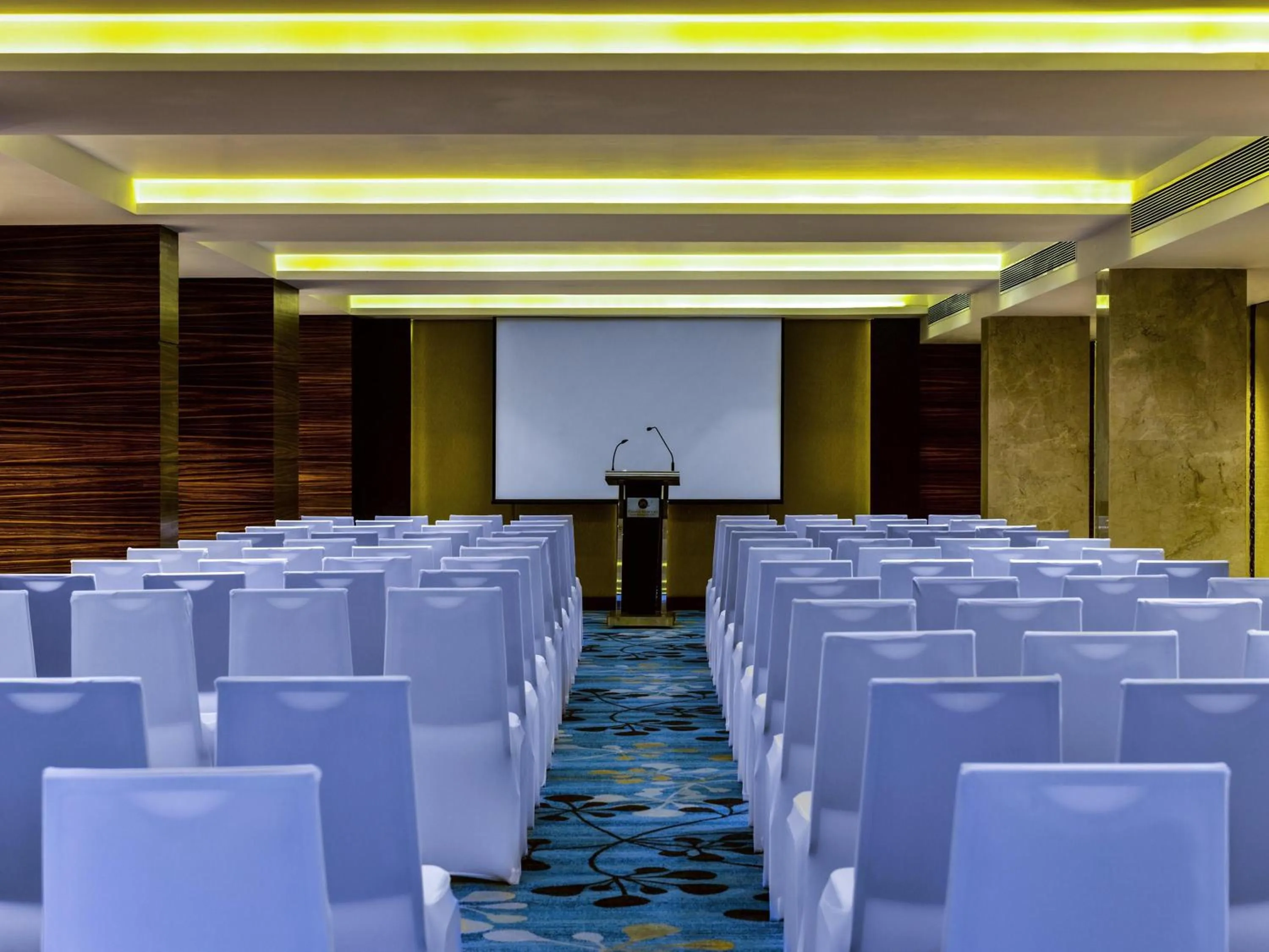 Meeting/conference room in Novotel Goa Resort & Spa Candolim