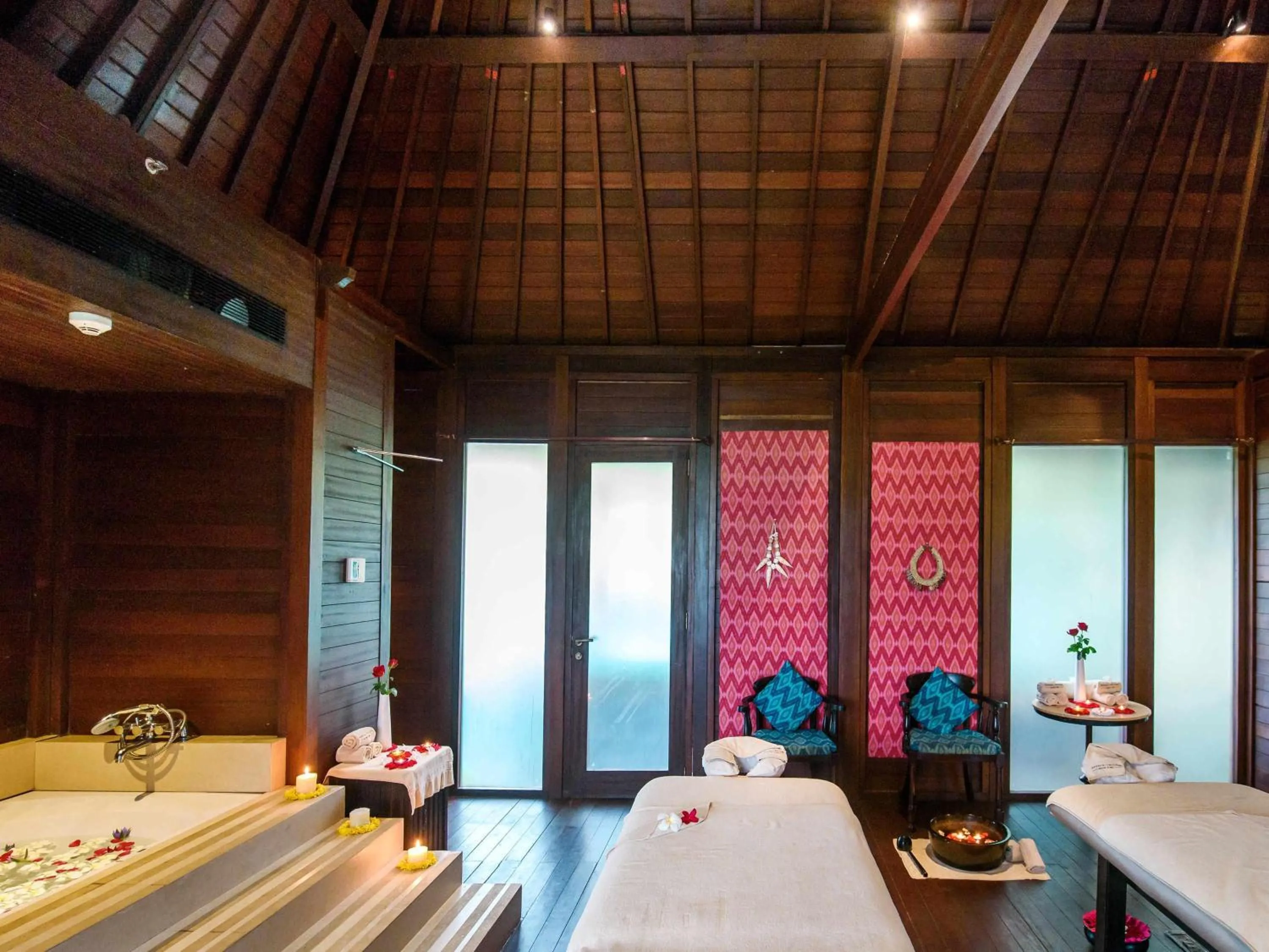 Spa and wellness centre/facilities, Bed in Novotel Goa Resort & Spa Candolim