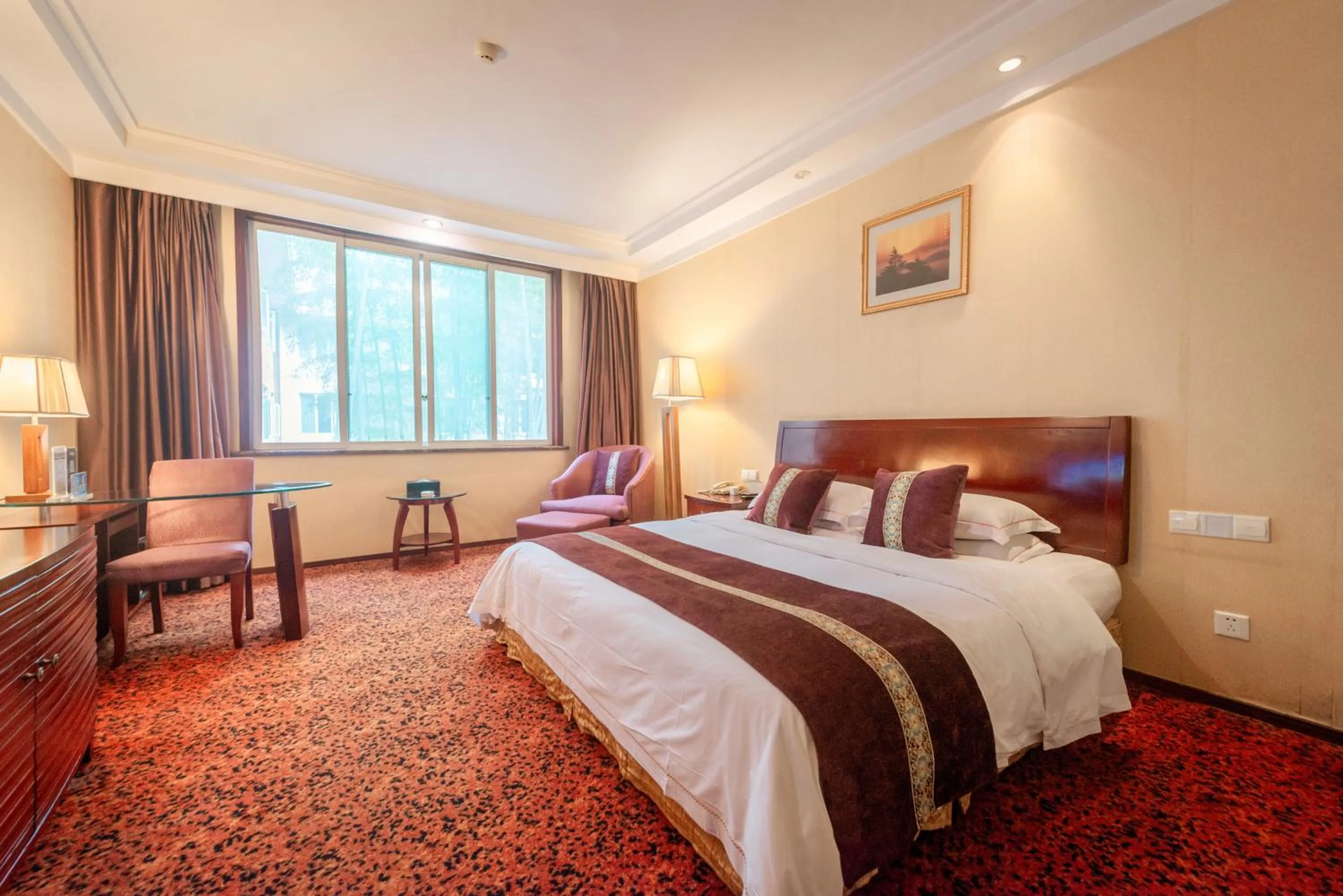 Photo of the whole room, Bed in E-mei Mountain Hotel