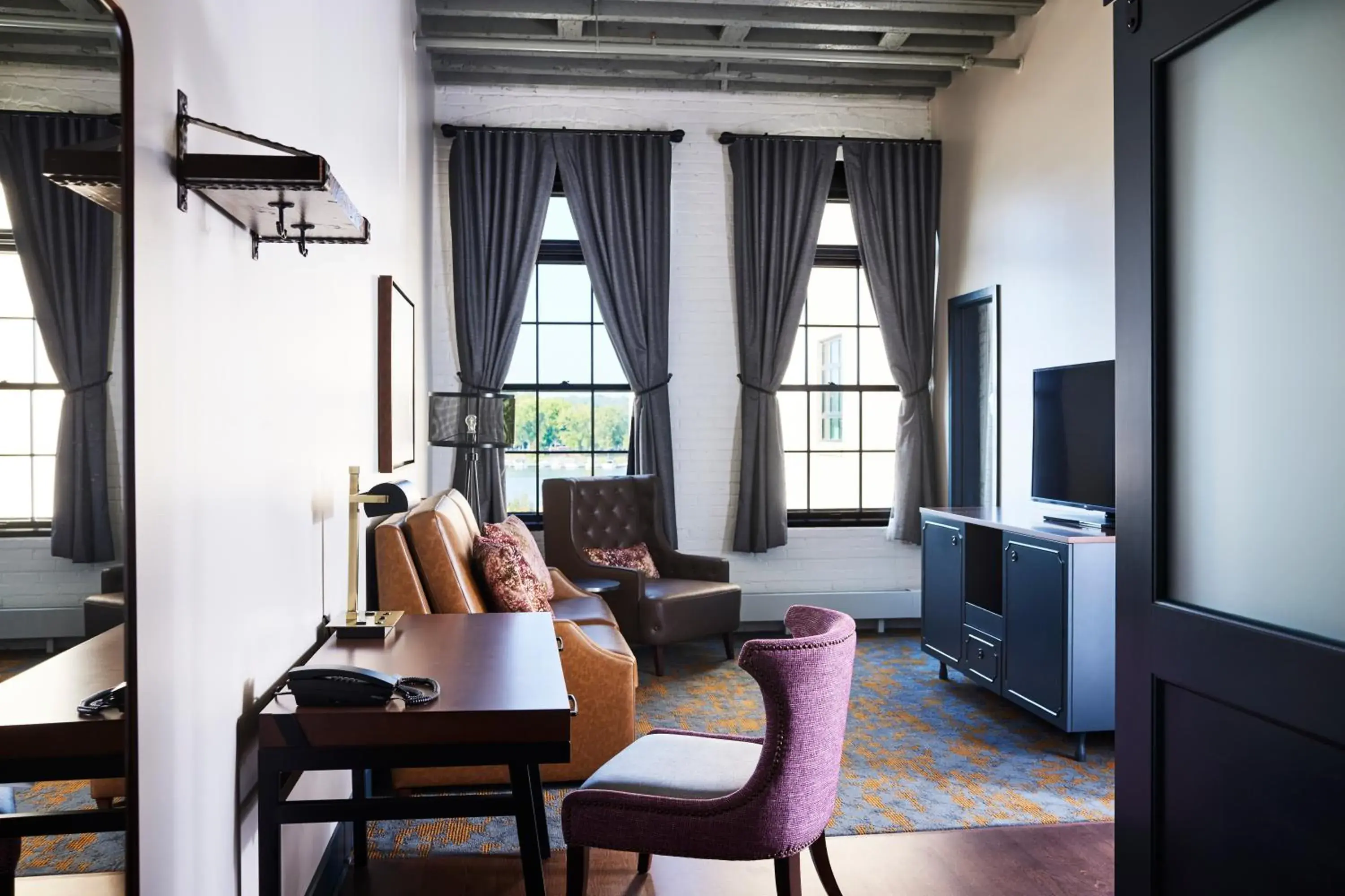 Double Room in The Confluence Hotel Double Room in The Confluence Hotel