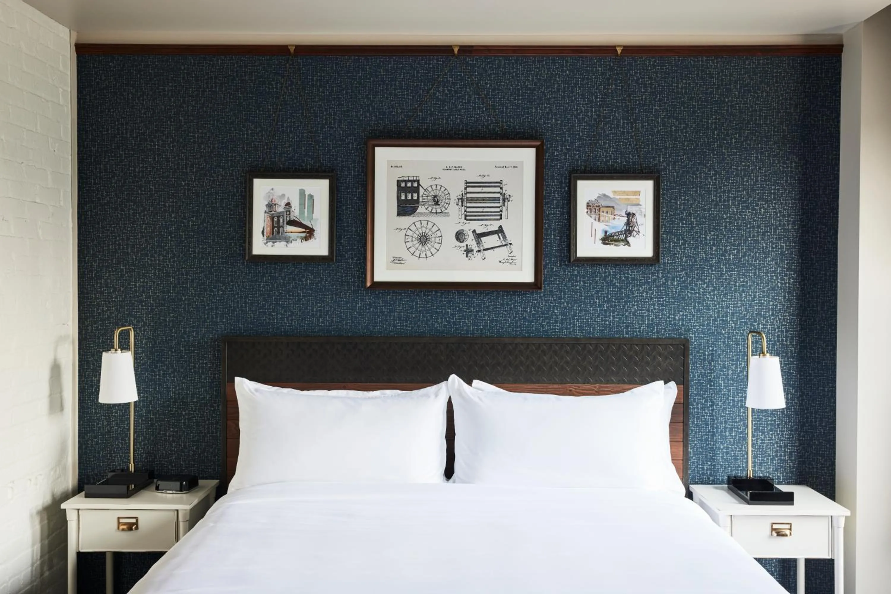 Bedroom, Bed in The Confluence Hotel