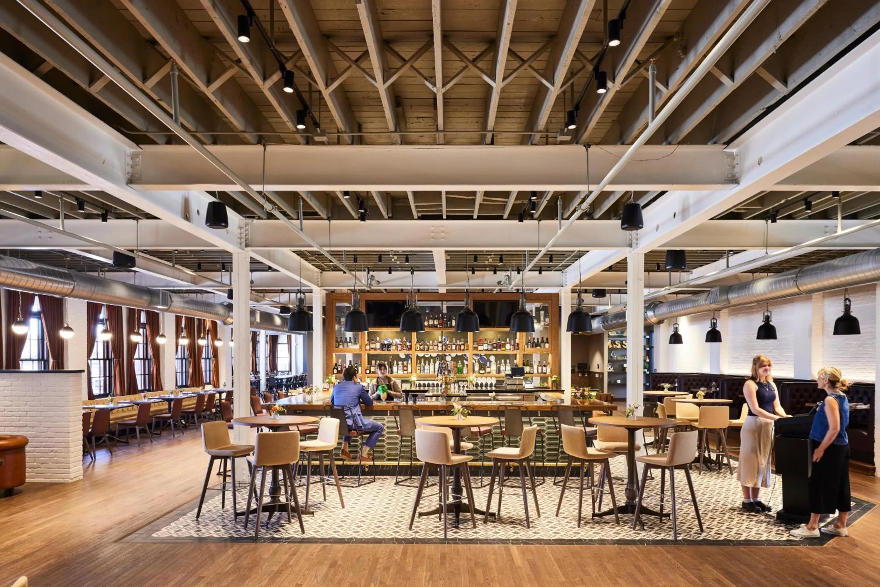 Restaurant/places to eat in The Confluence Hotel